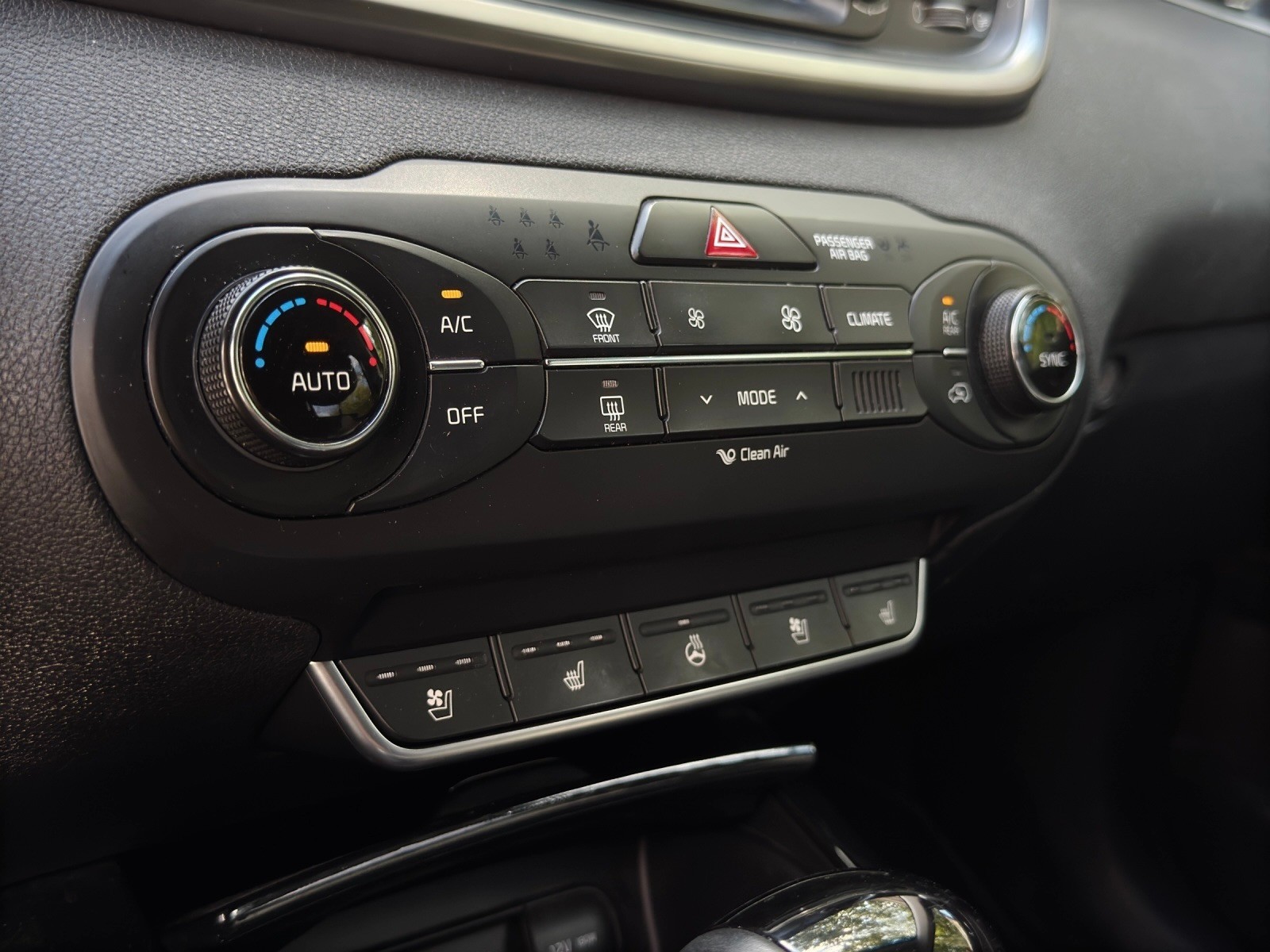 KIA Sorento 2.2 CRDI Style 7P. Automatic *7-Platz*-image-19