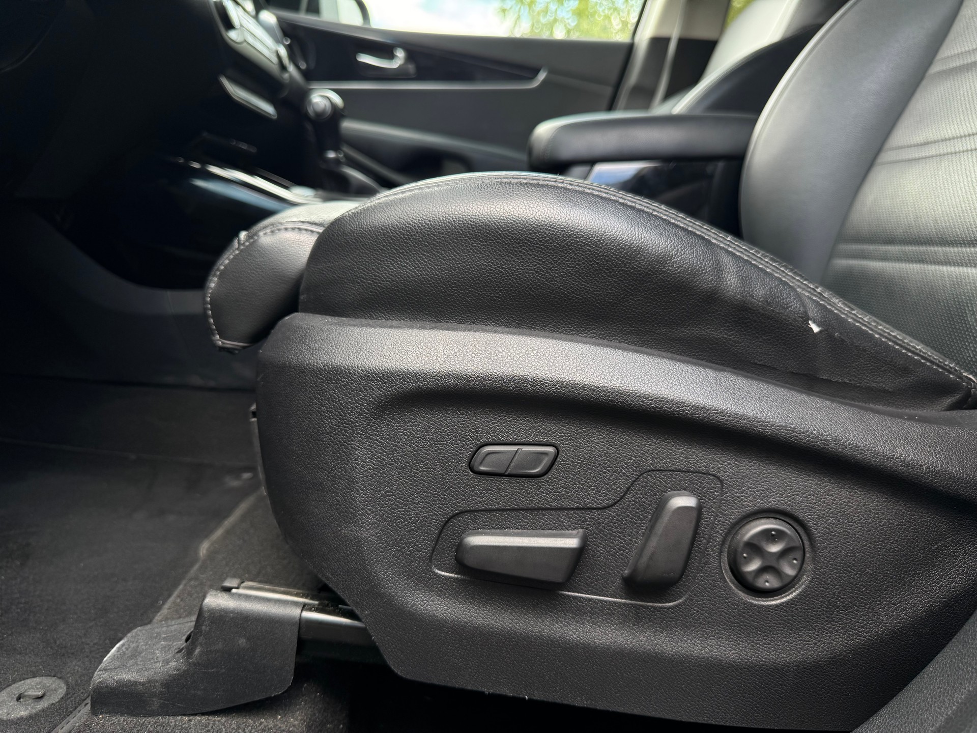 KIA Sorento 2.2 CRDI Style 7P. Automatic *7-Platz*-image-22