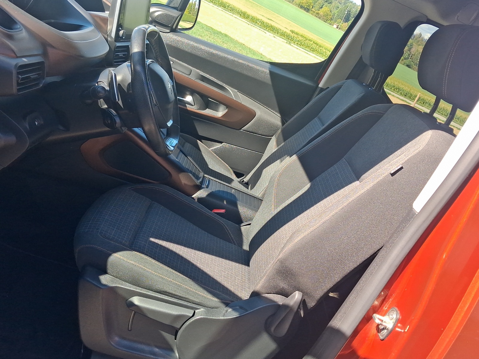 PEUGEOT Rifter Long 1.5 BlueHDi 130 GT Line-image-6