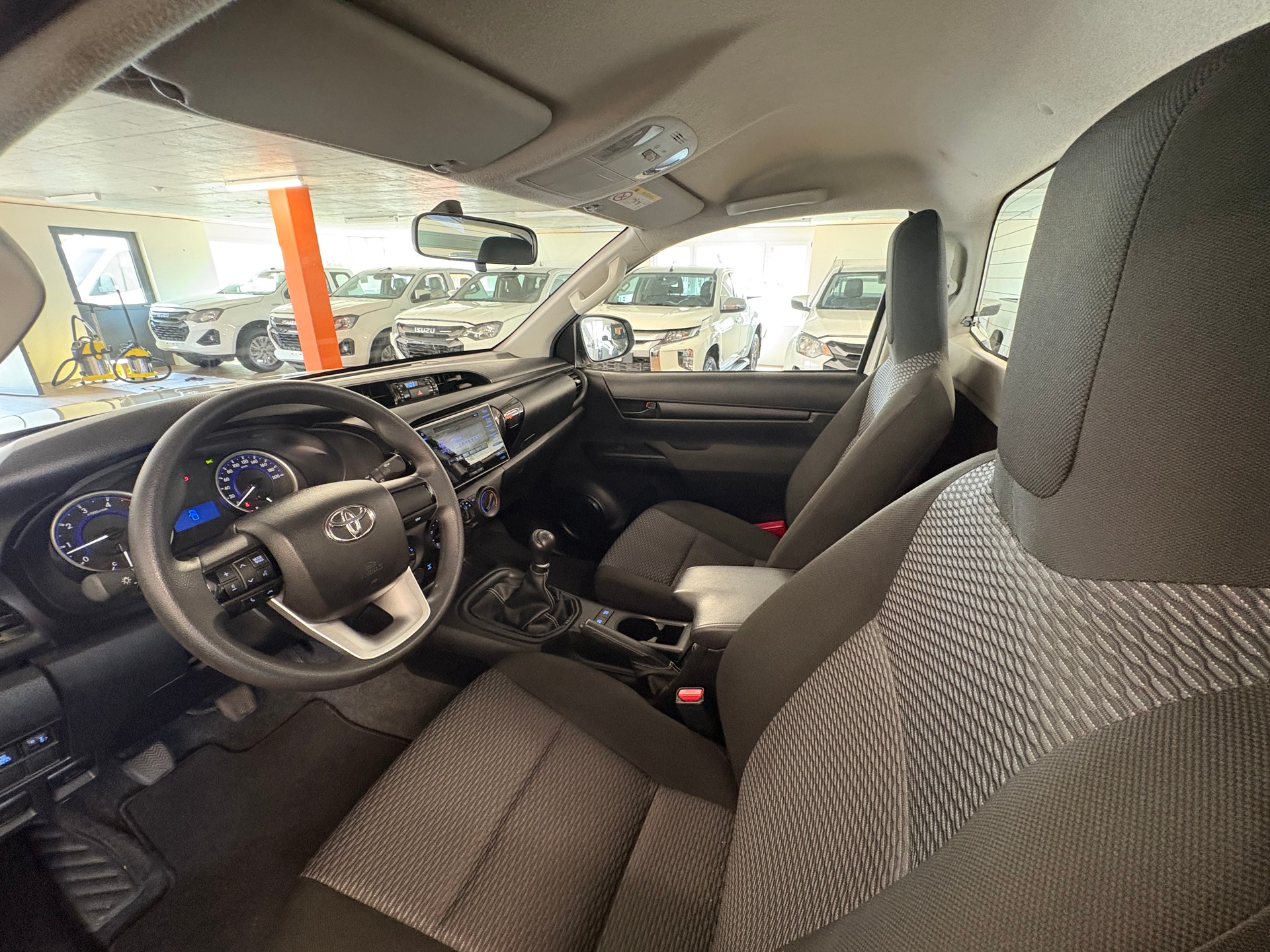 TOYOTA Hilux 2.4D-4D Comfort Single Cab 4x4-image-11