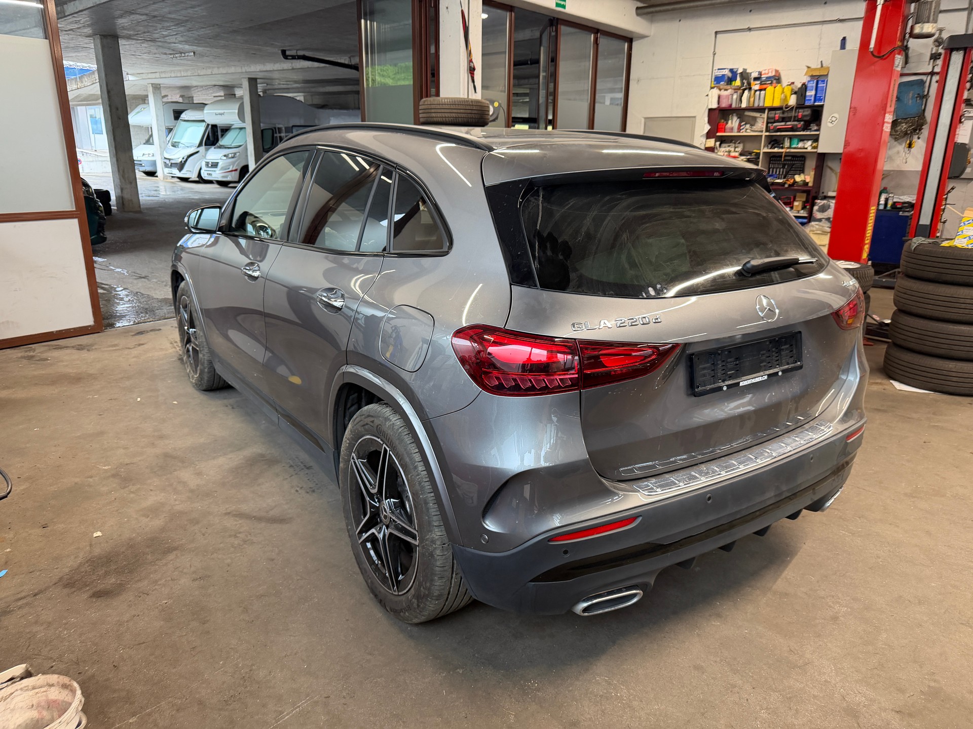 MERCEDES-BENZ GLA 220 d AMG Line 4matic-image-1