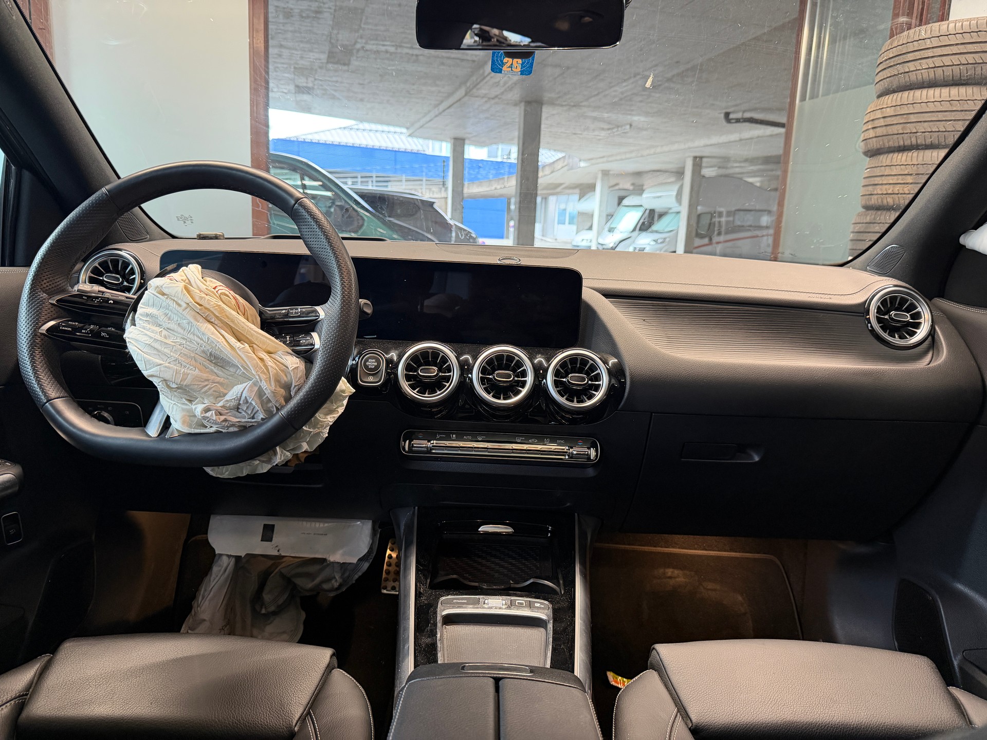 MERCEDES-BENZ GLA 220 d AMG Line 4matic-image-10