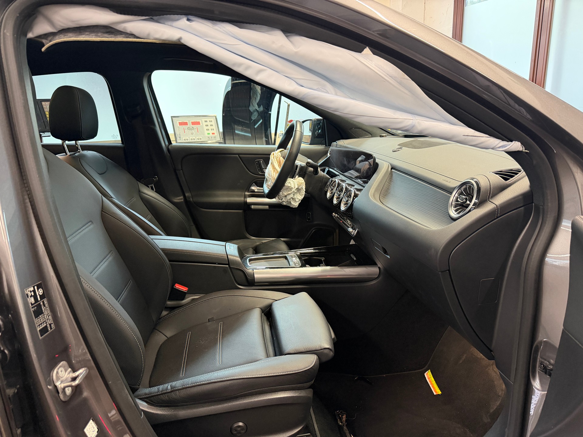 MERCEDES-BENZ GLA 220 d AMG Line 4matic-image-12