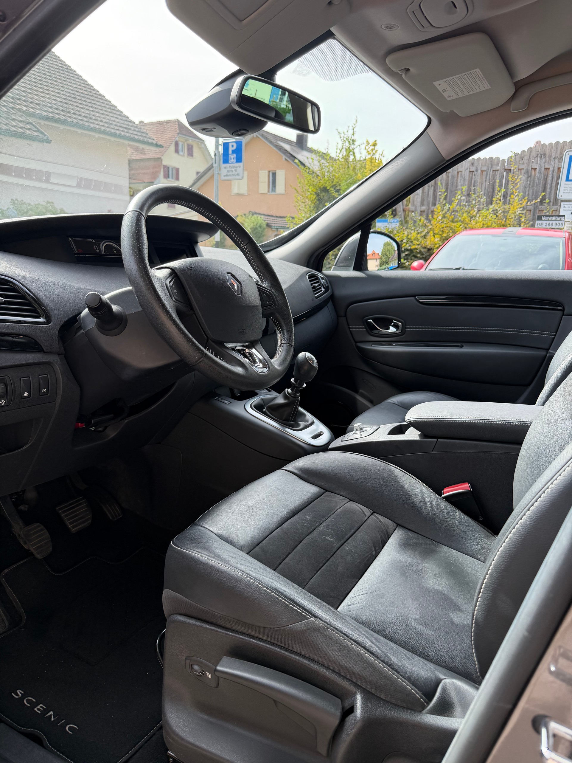 RENAULT Scénic 1.6 dCi Bose Edition-image-4