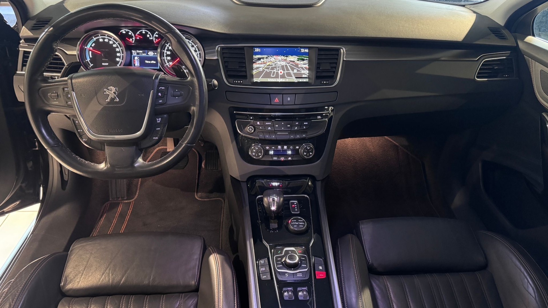PEUGEOT 508 RXH 2.0 HDI Hybrid4 EGS6-image-9