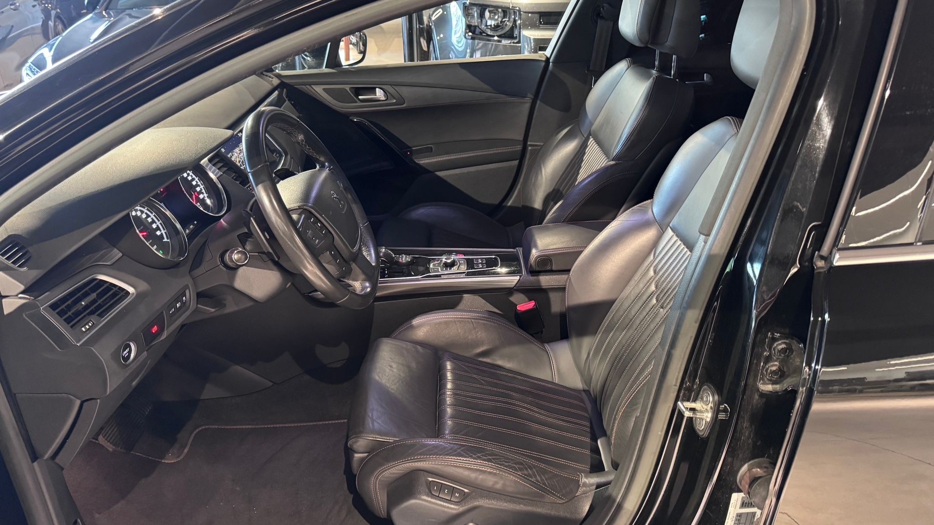 PEUGEOT 508 RXH 2.0 HDI Hybrid4 EGS6-image-4