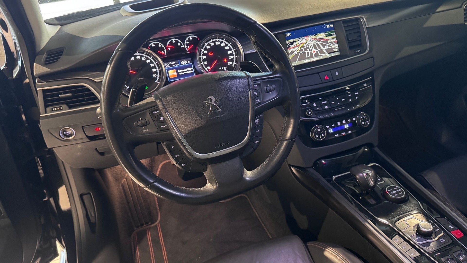 PEUGEOT 508 RXH 2.0 HDI Hybrid4 EGS6-image-8