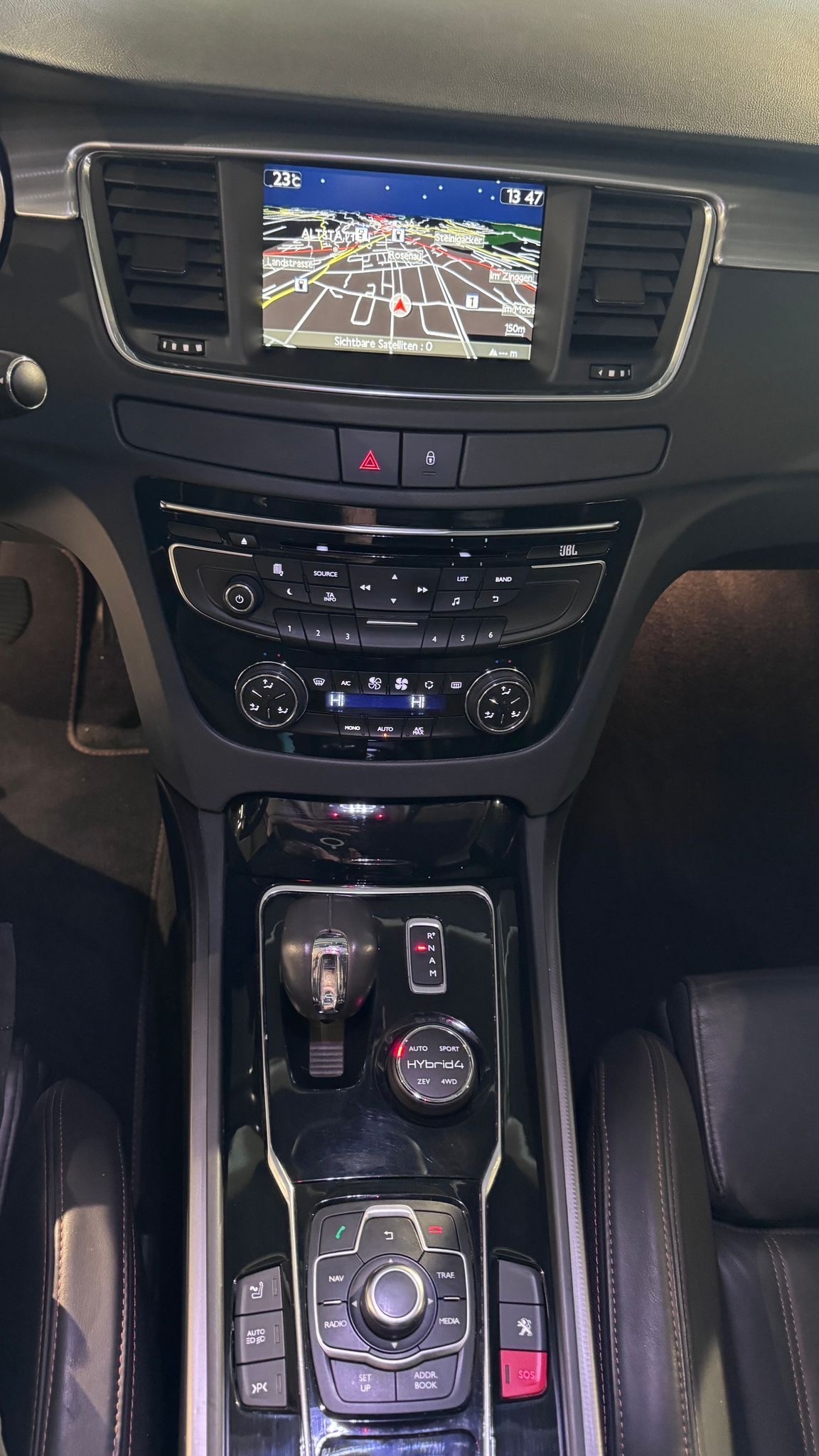 PEUGEOT 508 RXH 2.0 HDI Hybrid4 EGS6-image-10