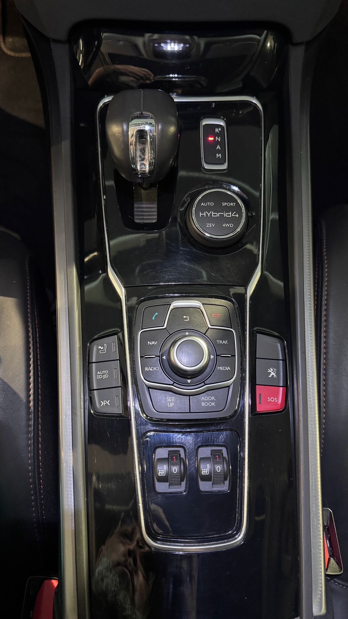 PEUGEOT 508 RXH 2.0 HDI Hybrid4 EGS6-image-12