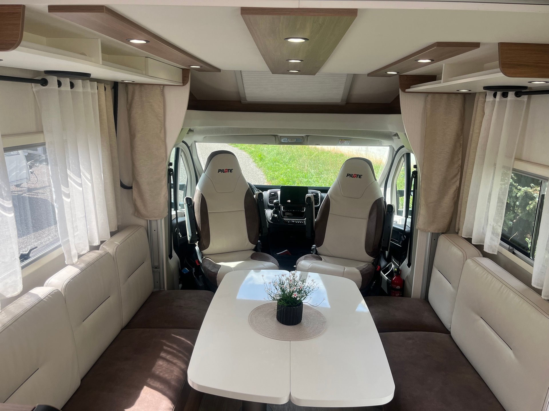 PILOTE P696 D Expression-image-10