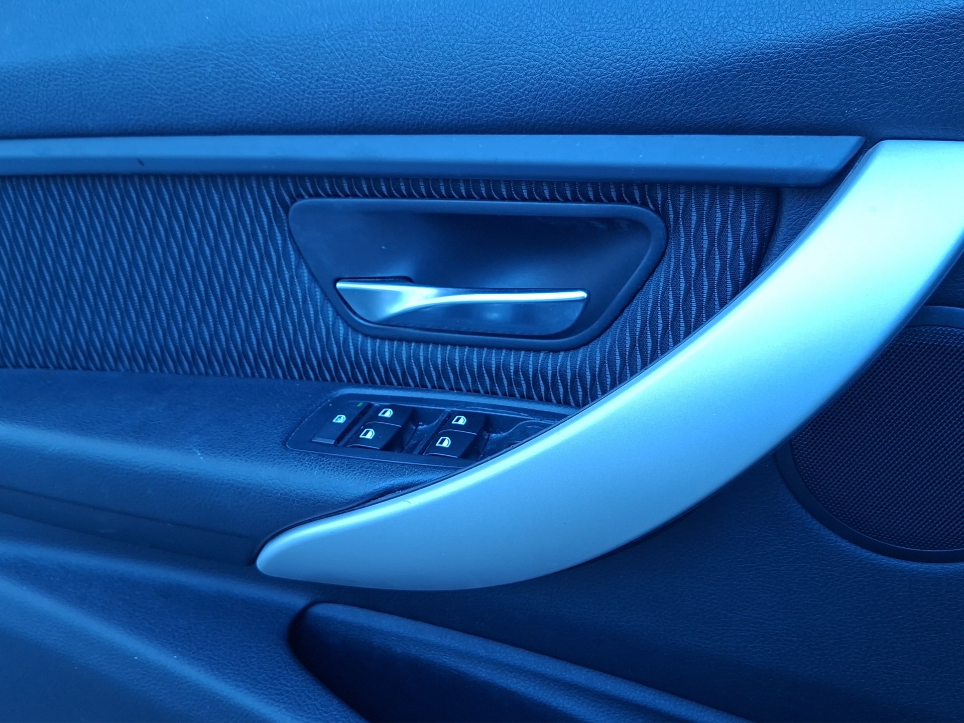 BMW 320d Touring Steptronic-image-9