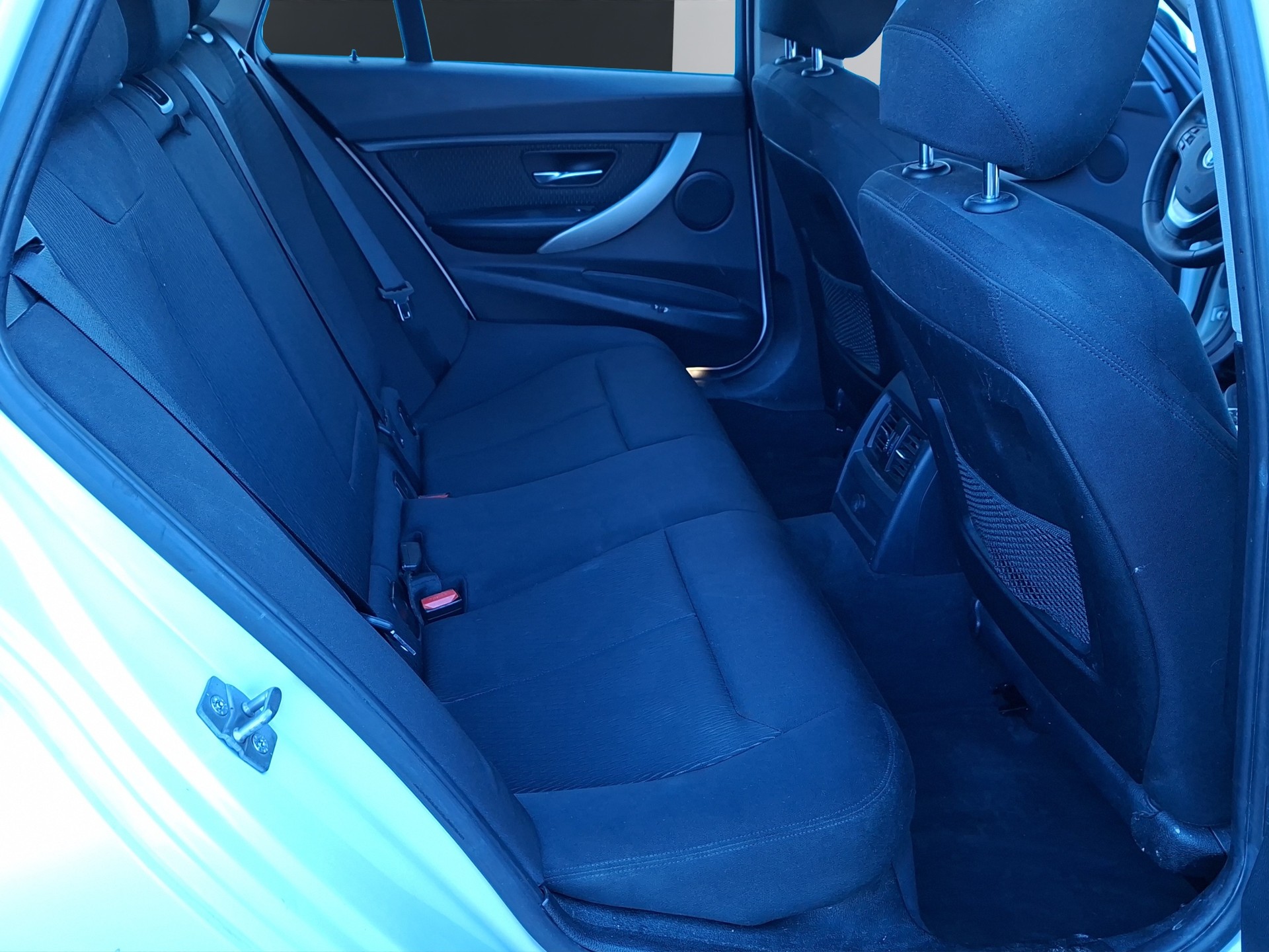 BMW 320d Touring Steptronic-image-14