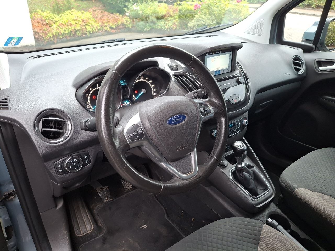 FORD 1.0 EcoB 100 Titanium-image-1