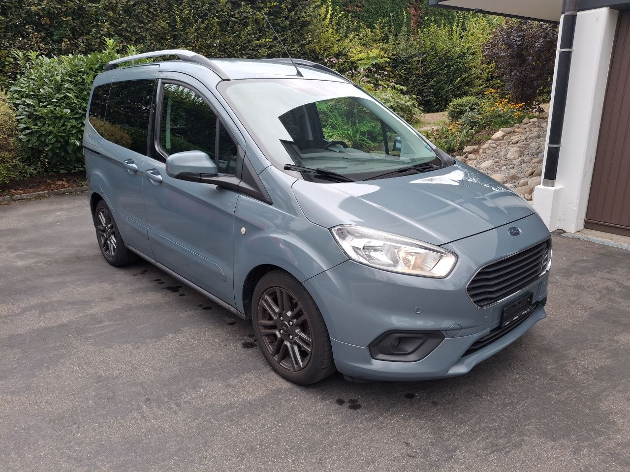 FORD 1.0 EcoB 100 Titanium — slika 1