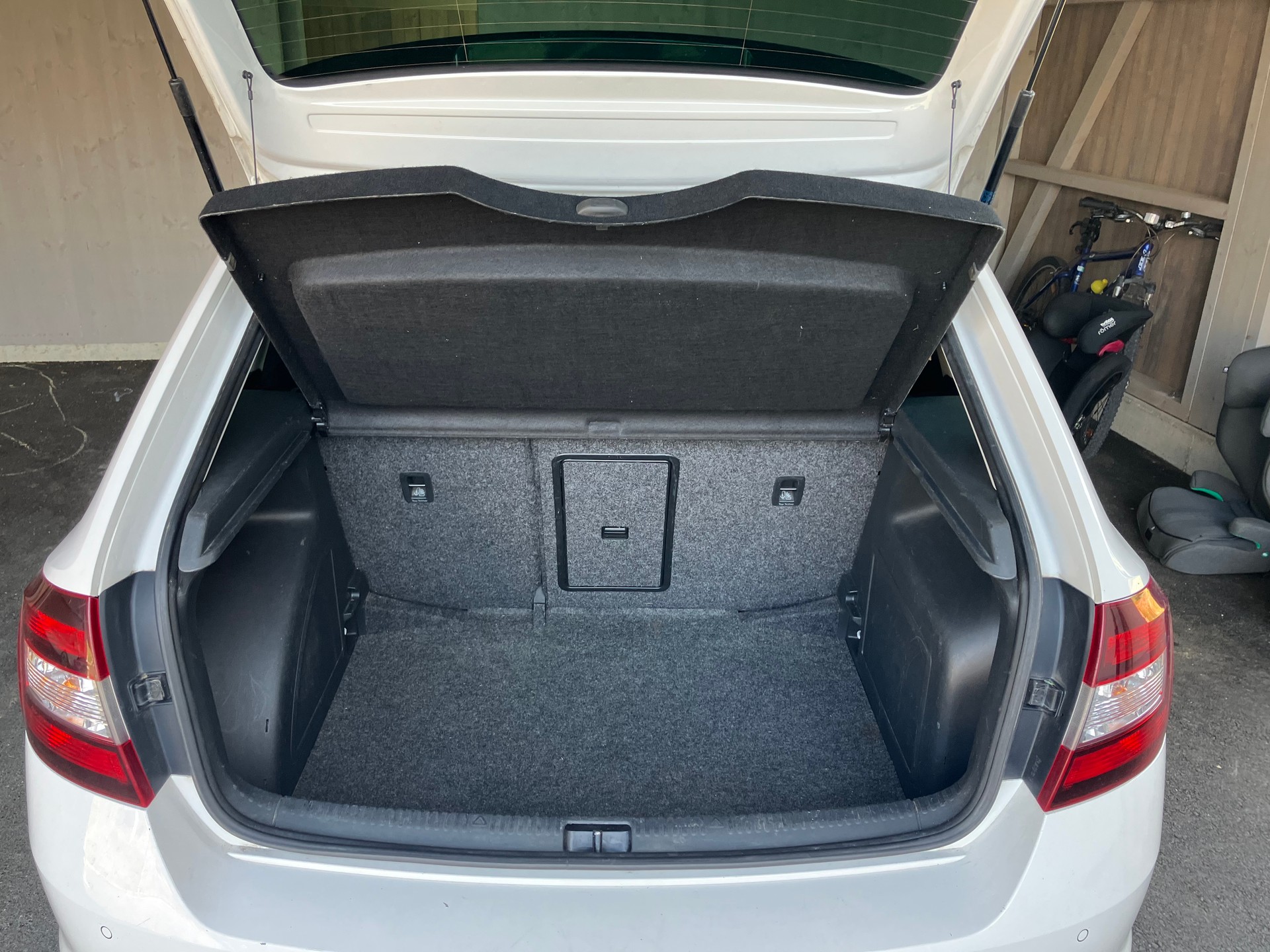 SKODA 1.4 TSI Monte Carlo DSG-image-5