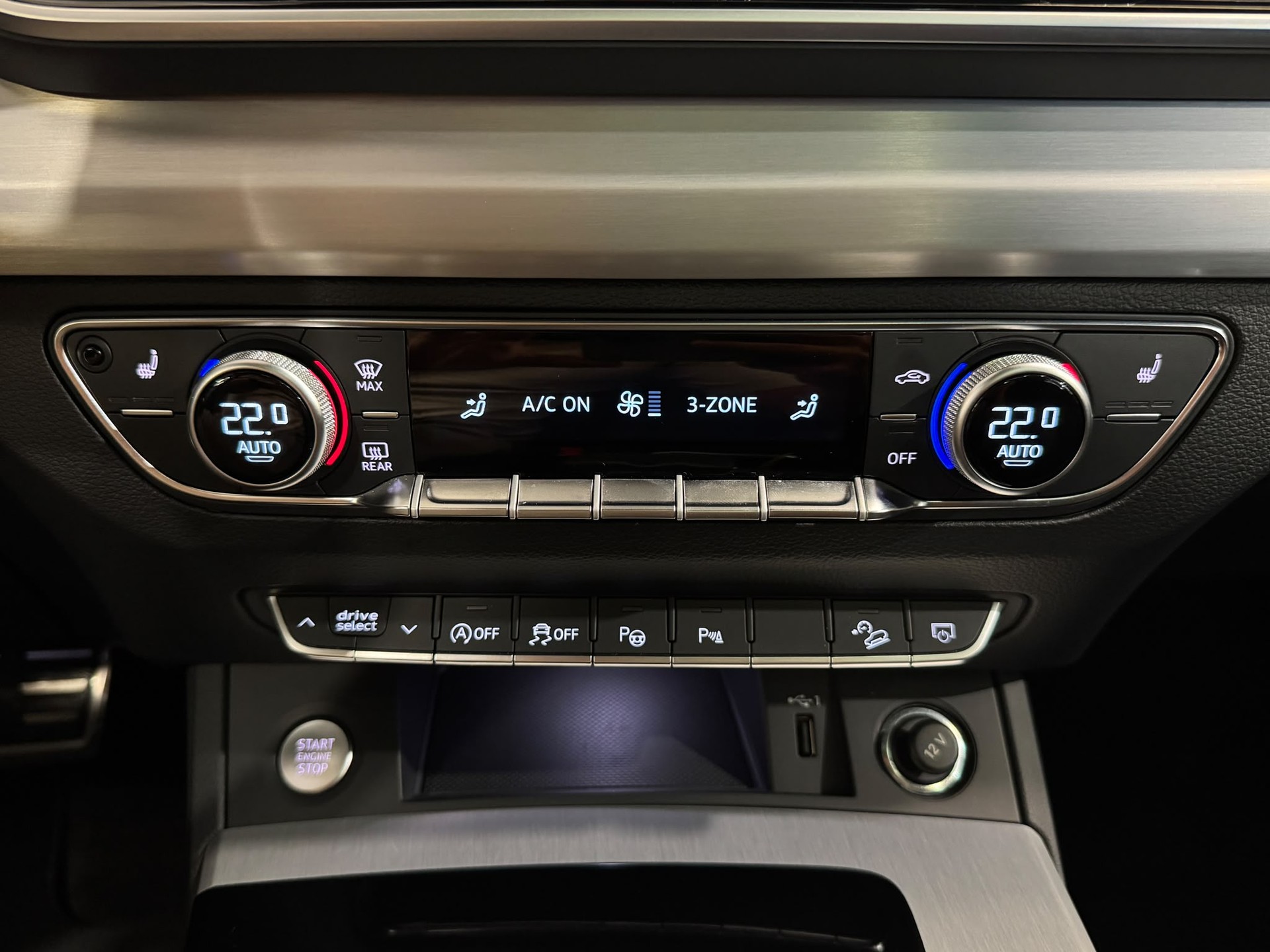 AUDI Q5 40 TDI S-line quattro S-tronic-image-18