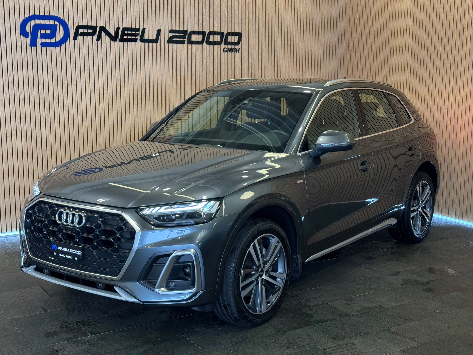 AUDI Q5 40 TDI S-line quattro S-tronic-image-0