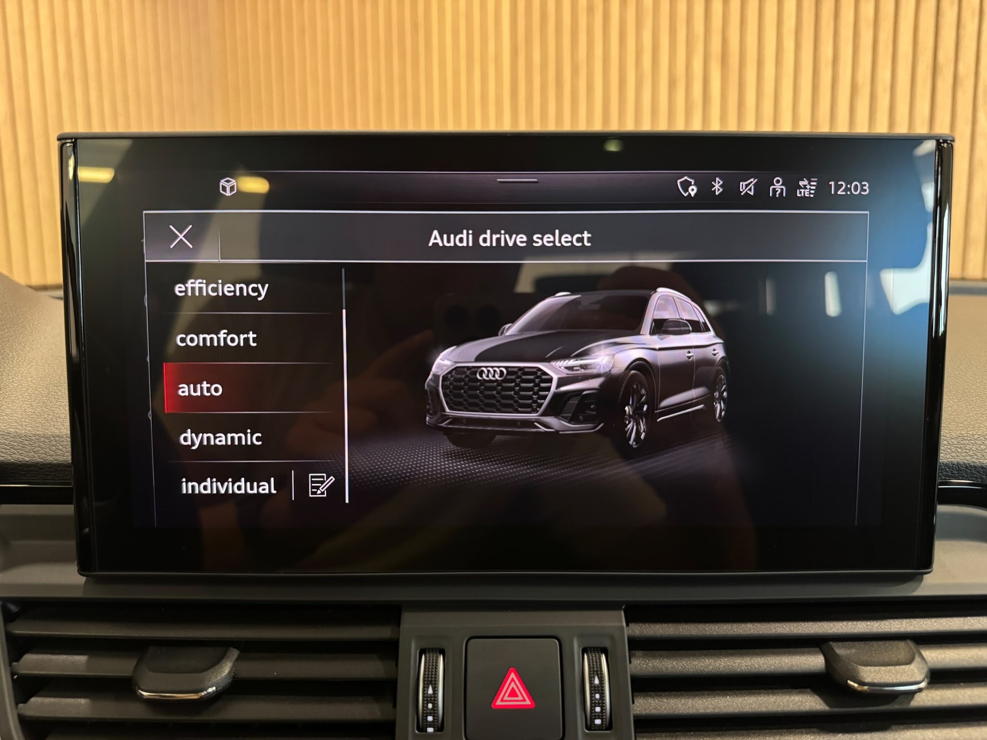 AUDI Q5 40 TDI S-line quattro S-tronic-image-21
