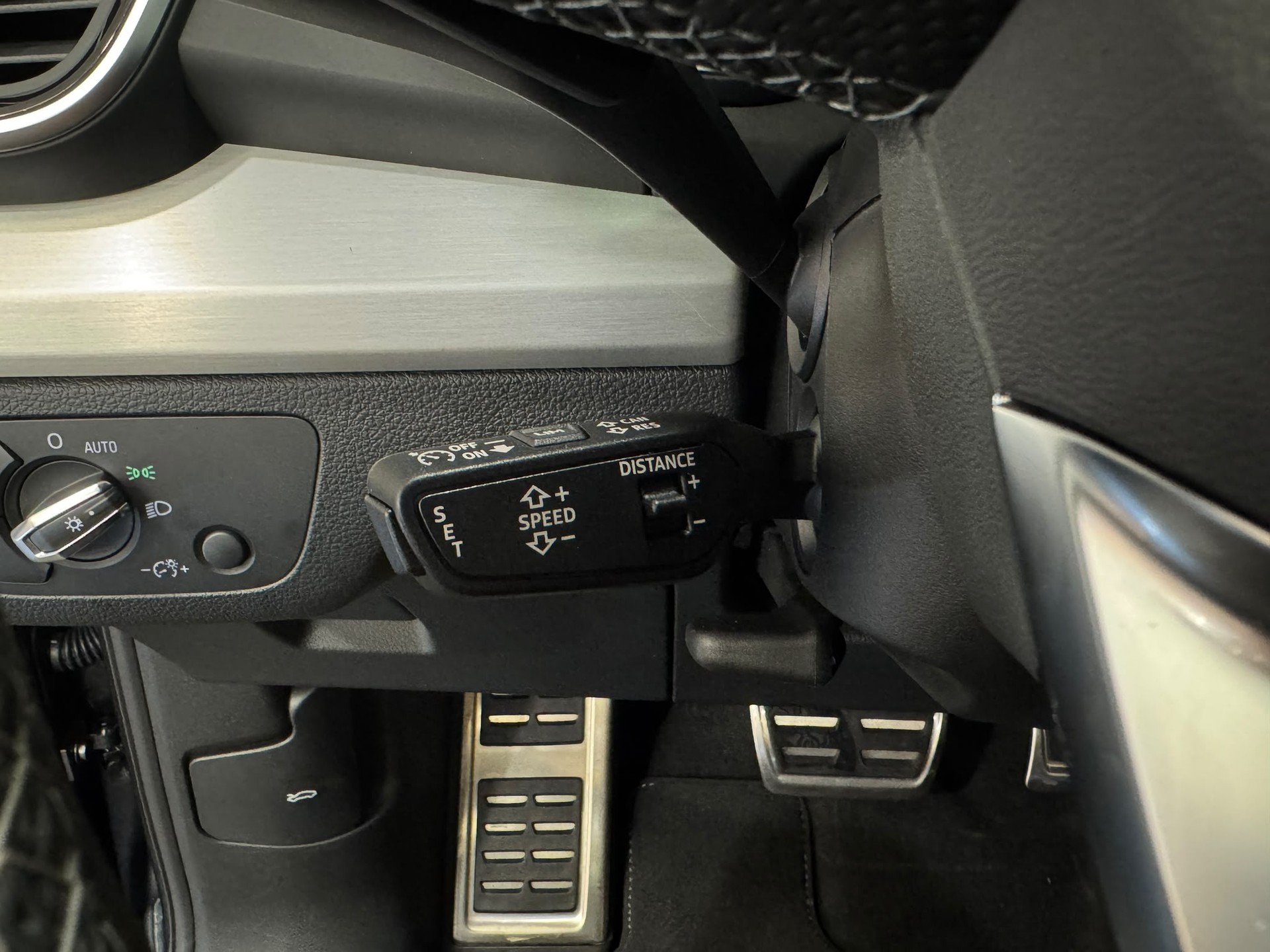 AUDI Q5 40 TDI S-line quattro S-tronic-image-14
