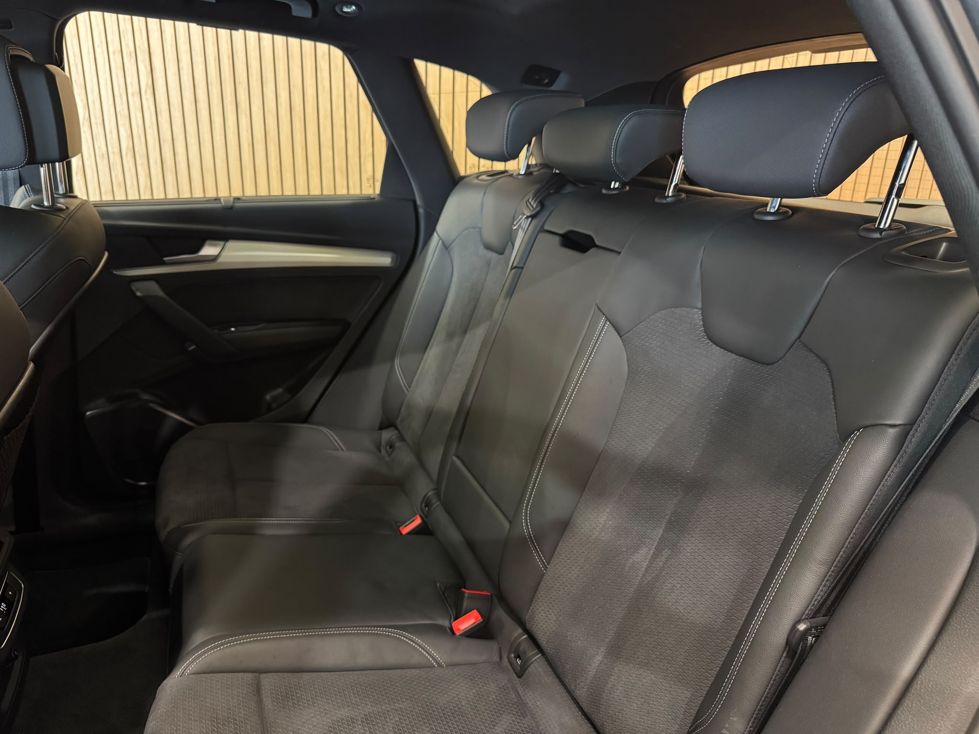 AUDI Q5 40 TDI S-line quattro S-tronic-image-28