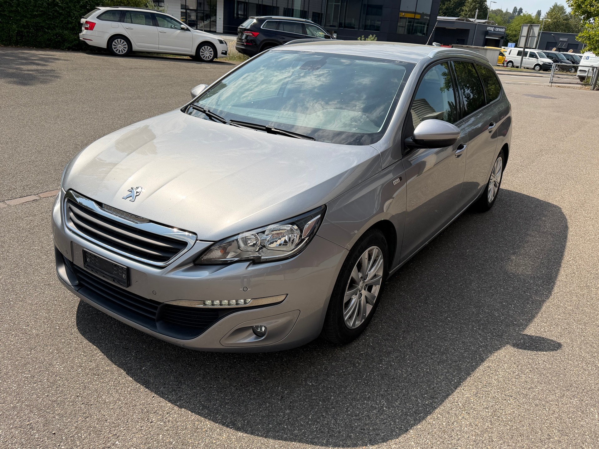 PEUGEOT 308 SW 1.2 THP Business Automatic-image-0
