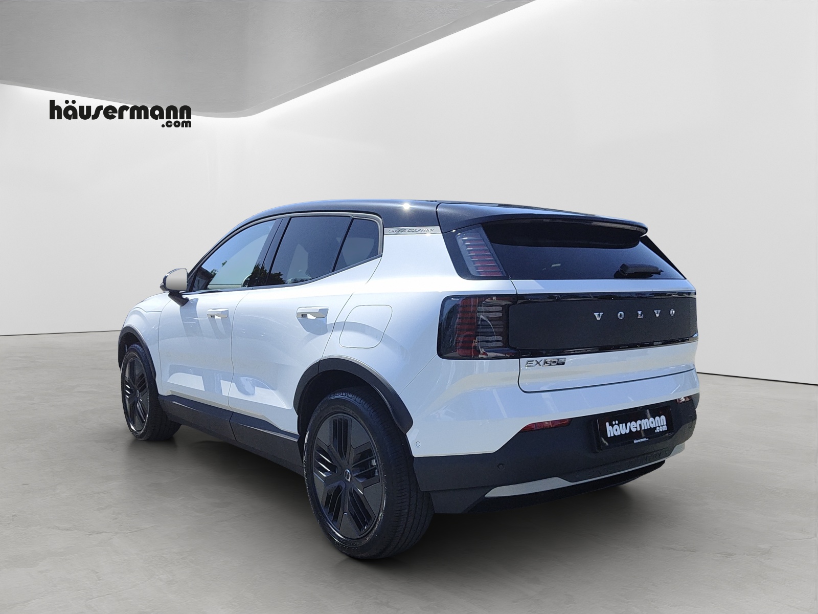 VOLVO EX30 CC P8 Ultra AWD-image-3
