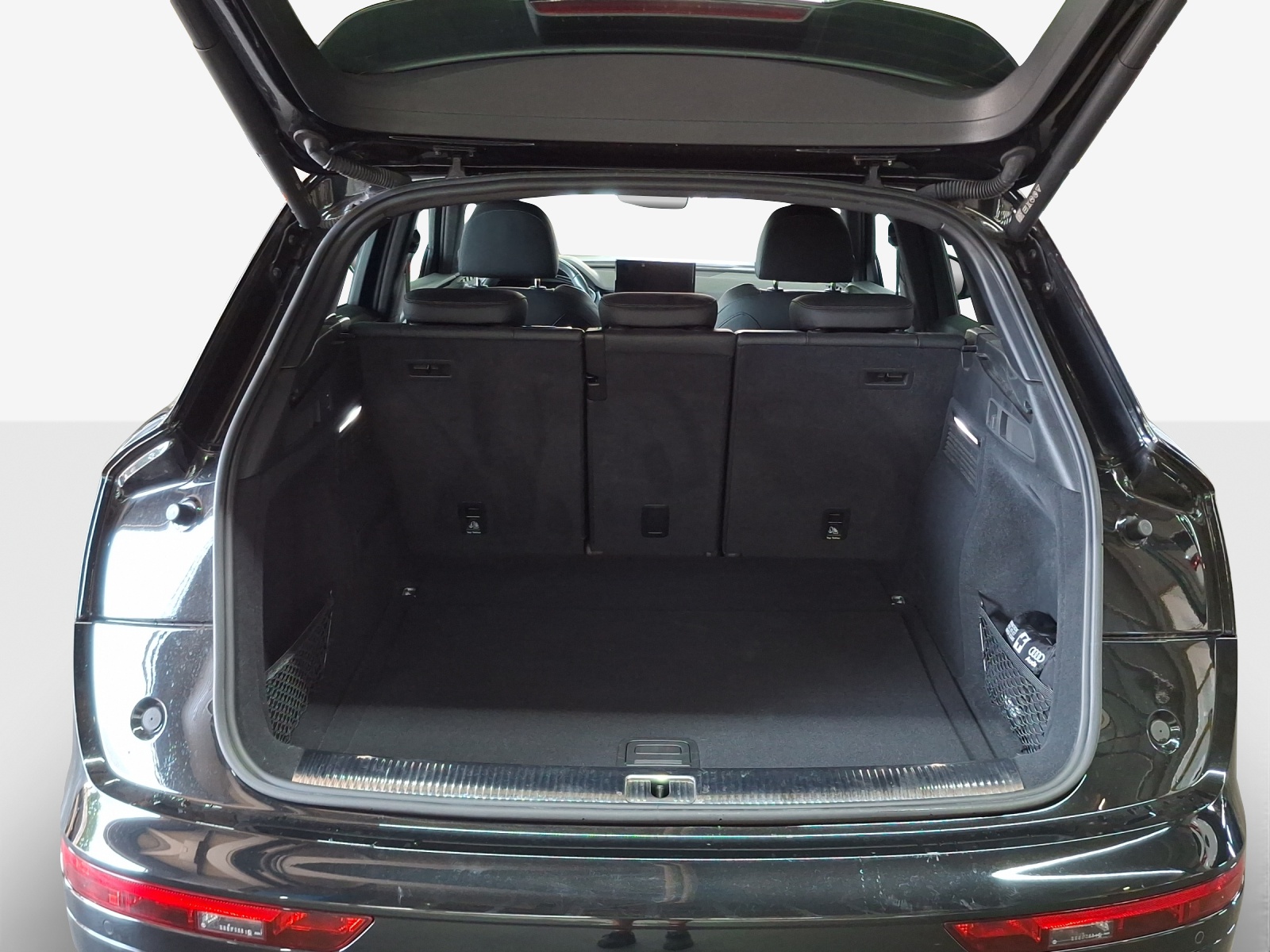 AUDI Q5 45 TFSI S-line quattro S-tronic-image-12
