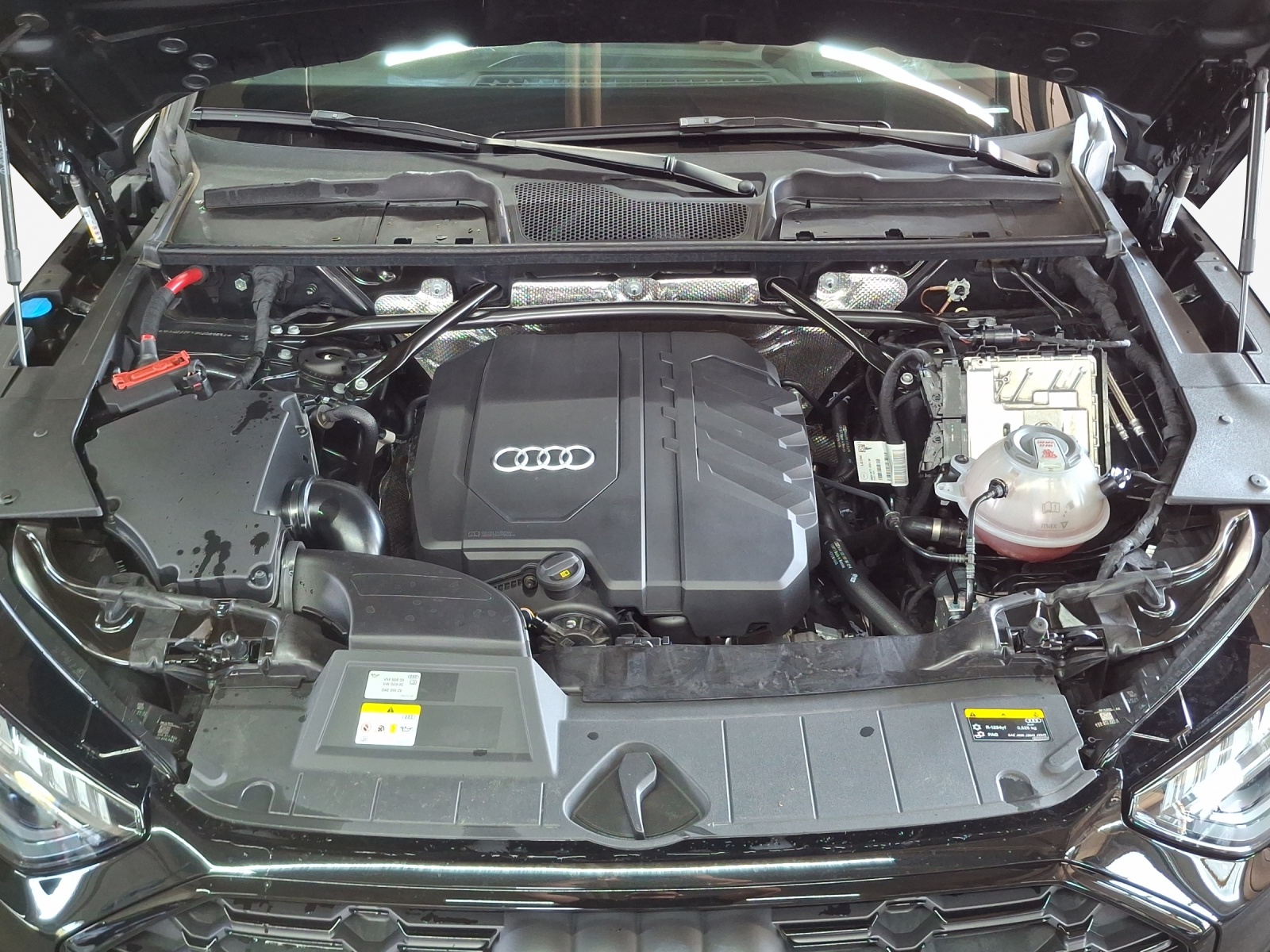 AUDI Q5 45 TFSI S-line quattro S-tronic-image-15