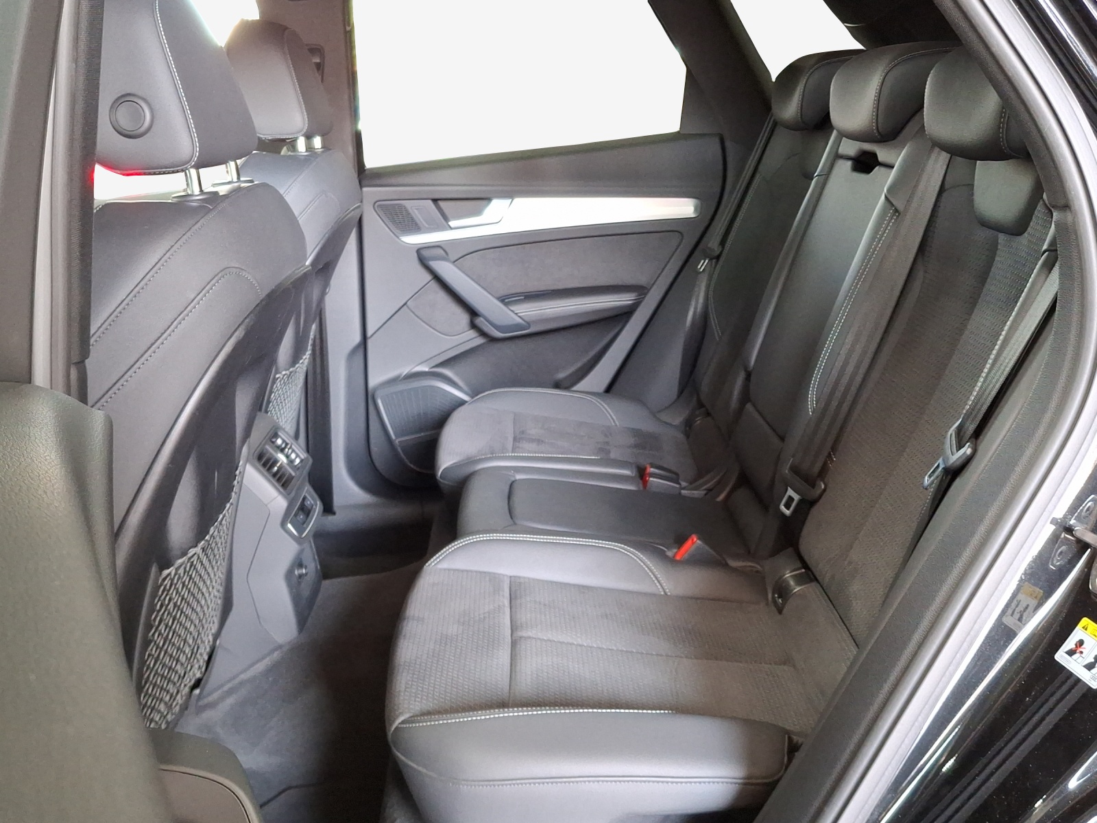 AUDI Q5 45 TFSI S-line quattro S-tronic-image-11