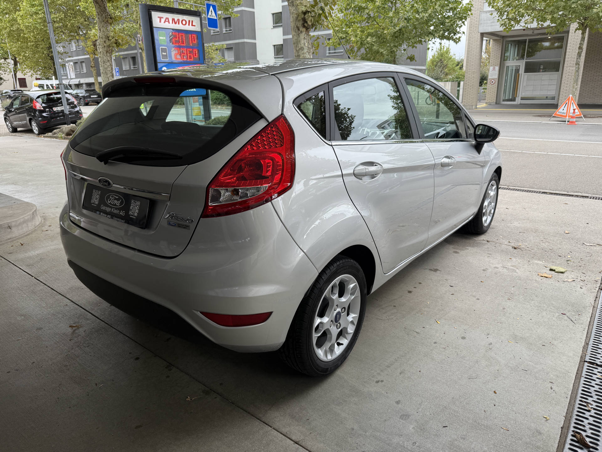 FORD Fiesta 1.4 16V Titanium-image-3