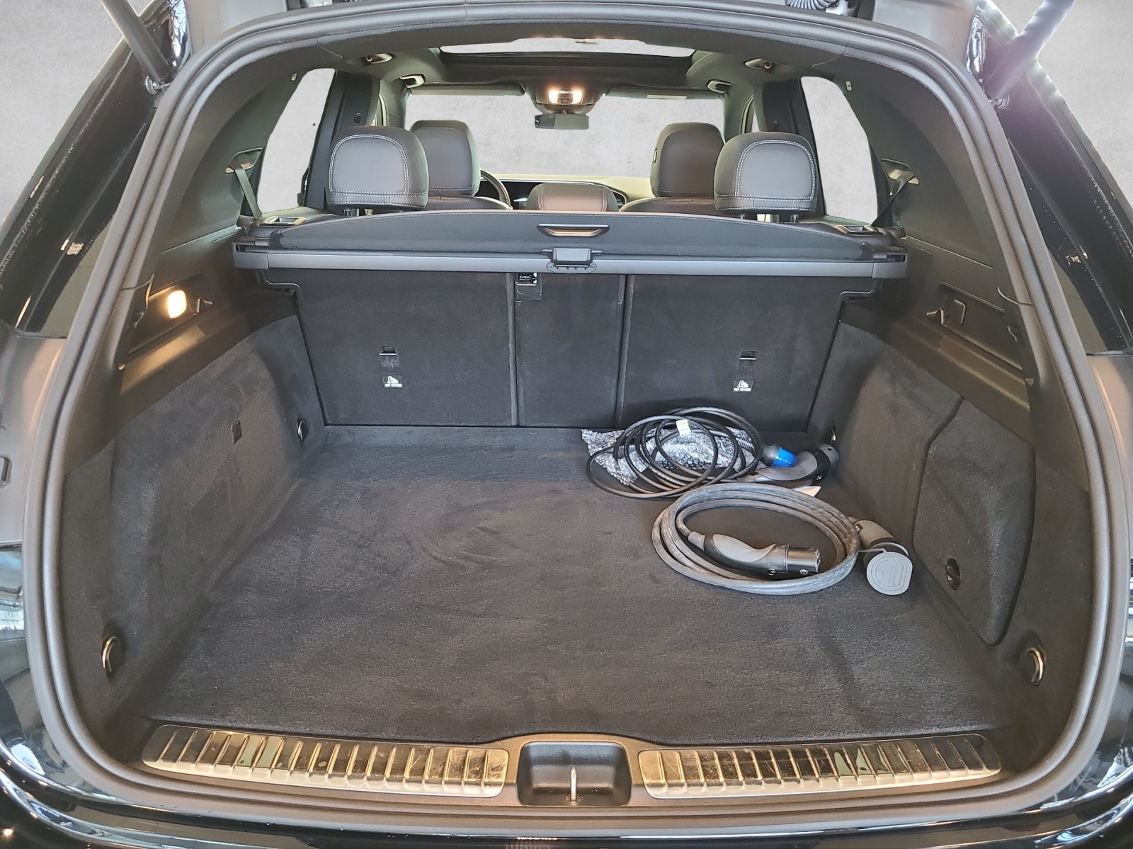 MERCEDES-BENZ GLE 350 e AMG Line 4matic-image-5