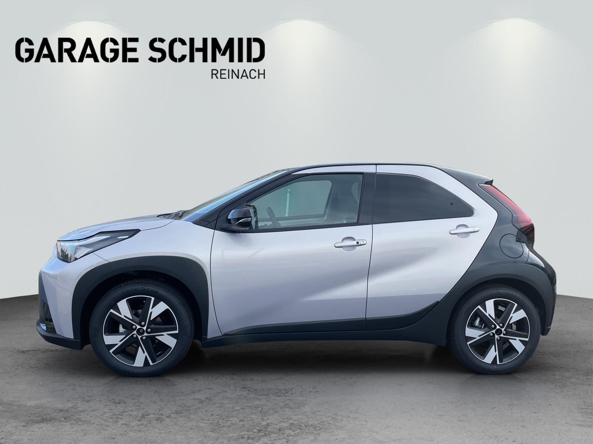 TOYOTA Aygo X 1.5 VVT-i HSD Trend-showroom-element-3