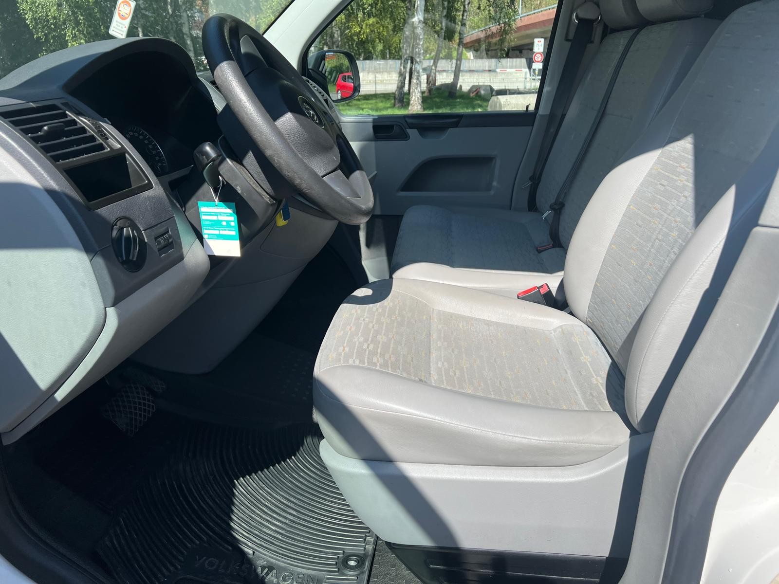VW T5 2.0 TDI DSG-image-7