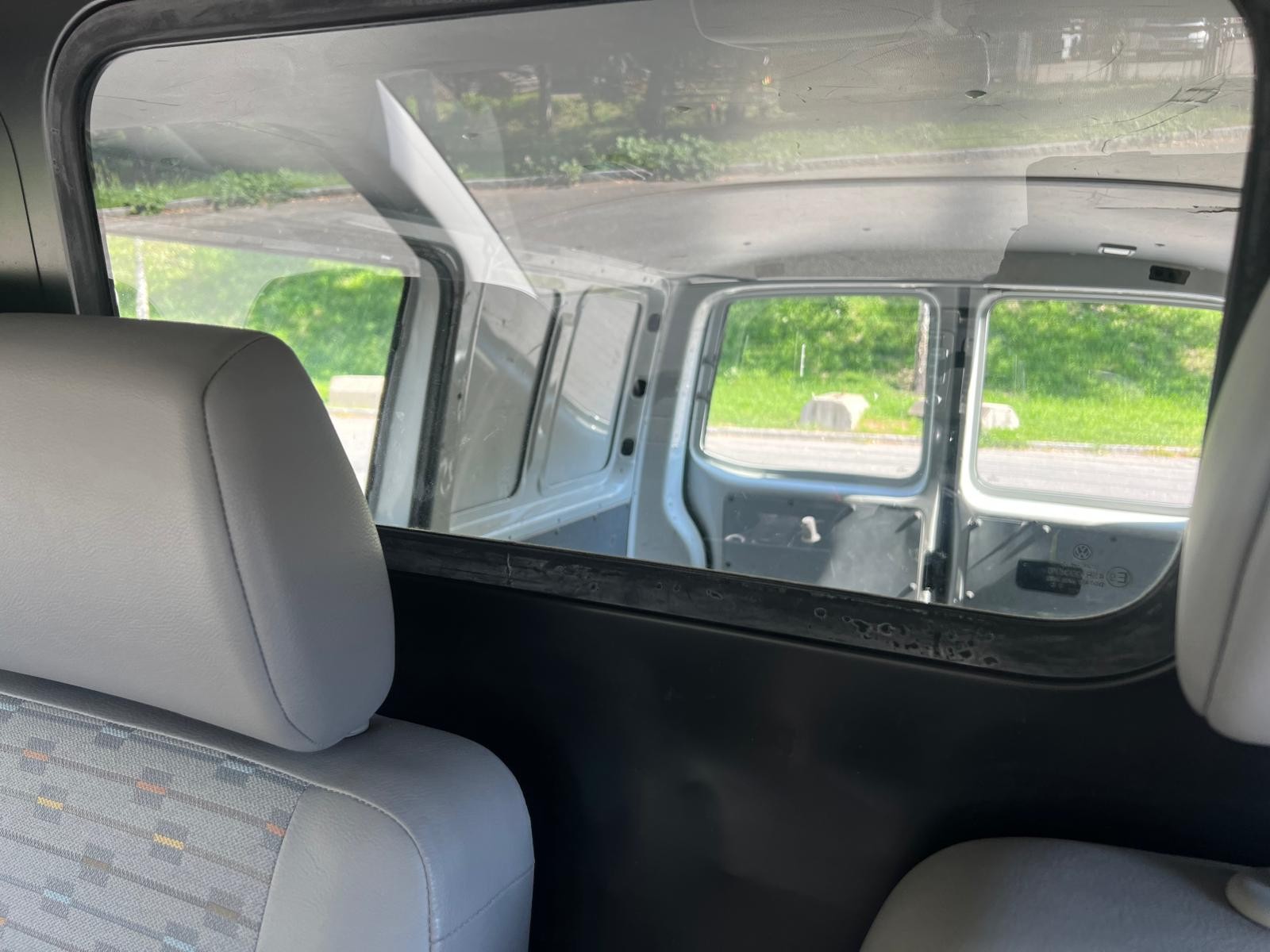 VW T5 2.0 TDI DSG-image-10