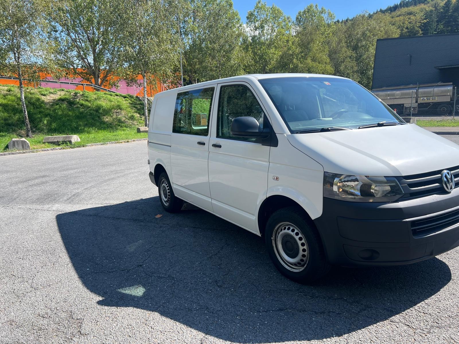 VW T5 2.0 TDI DSG-image-1