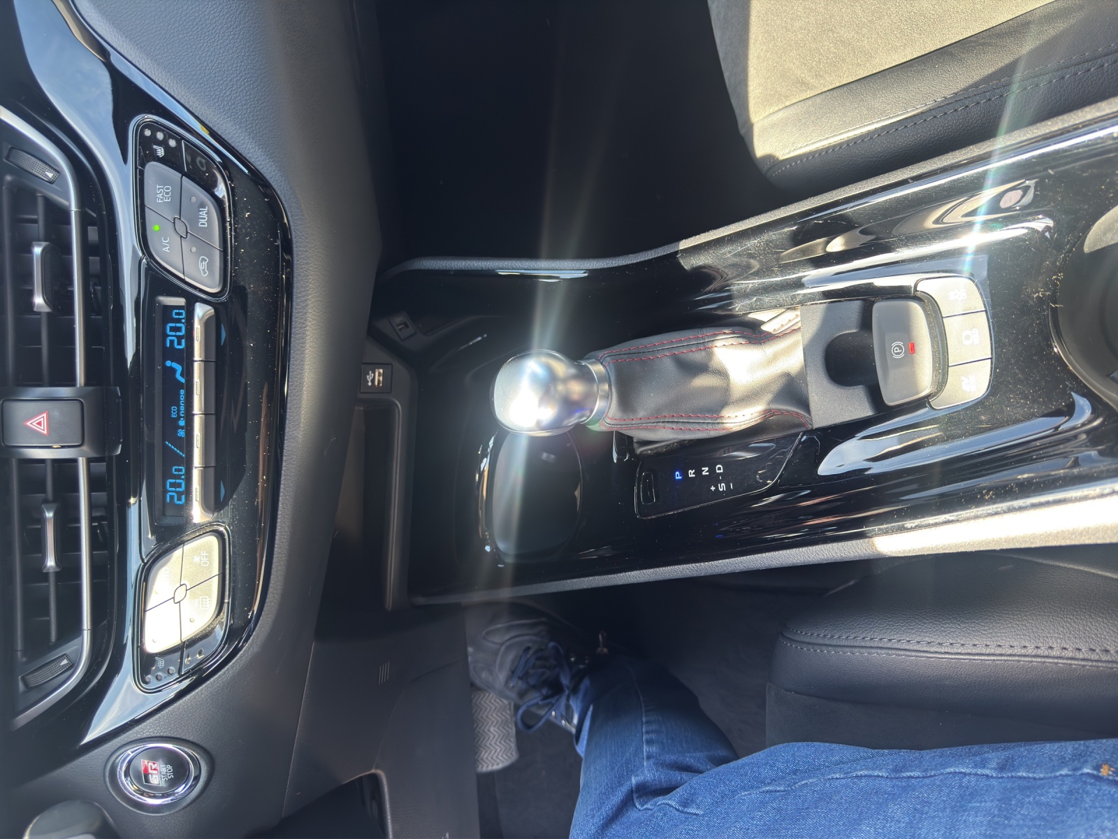 TOYOTA C-HR 2.0 HSD CVT GR Sport-image-15