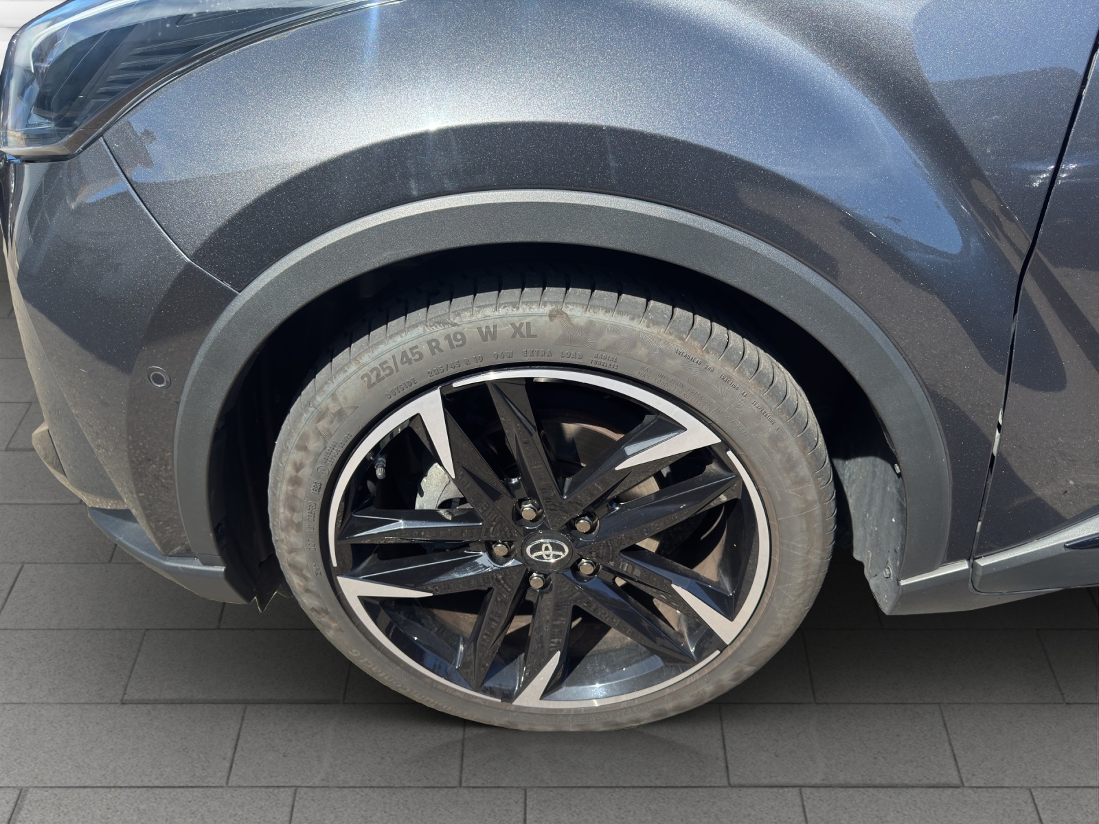 TOYOTA C-HR 2.0 HSD CVT GR Sport-image-8