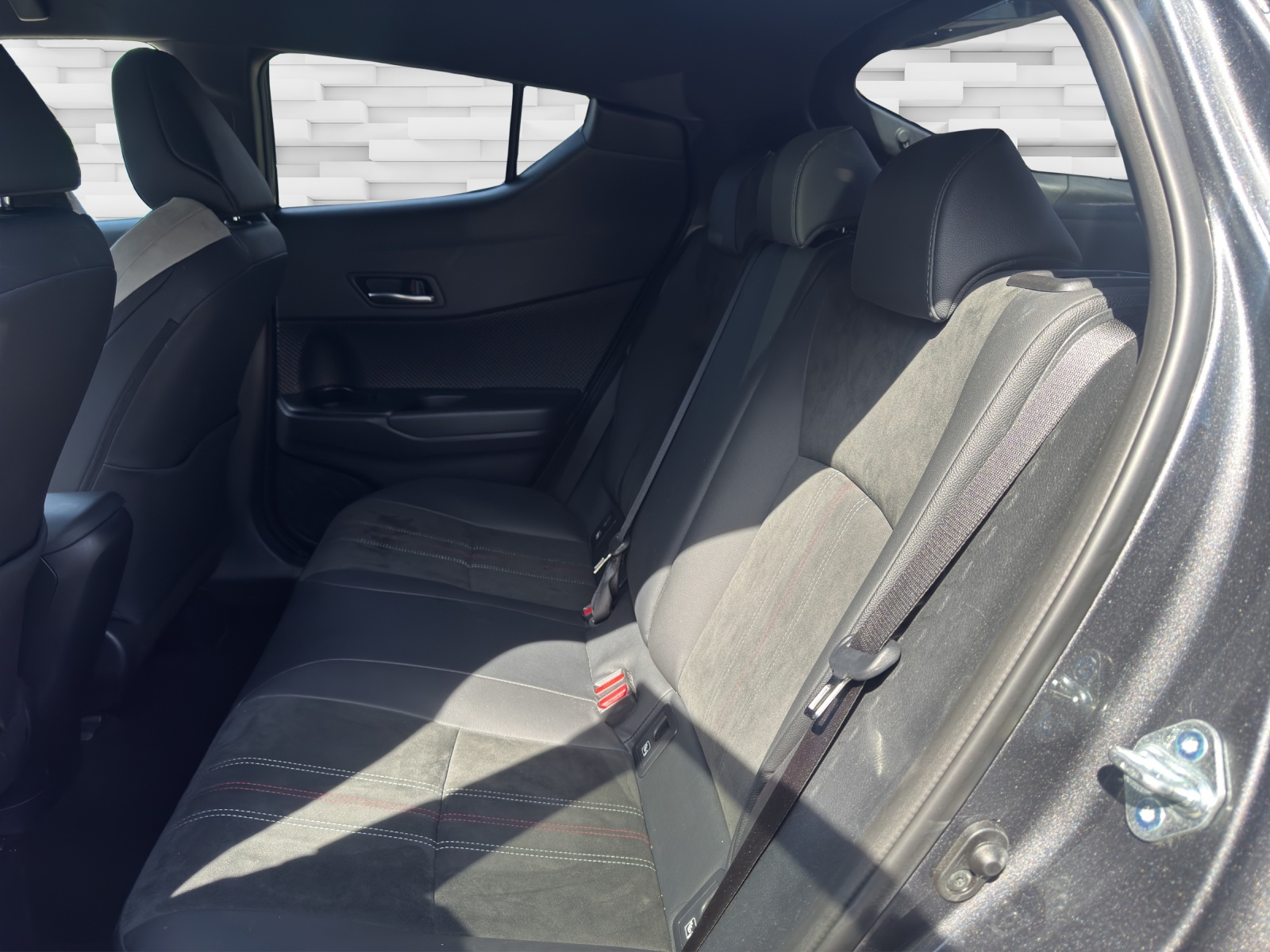 TOYOTA C-HR 2.0 HSD CVT GR Sport-image-11