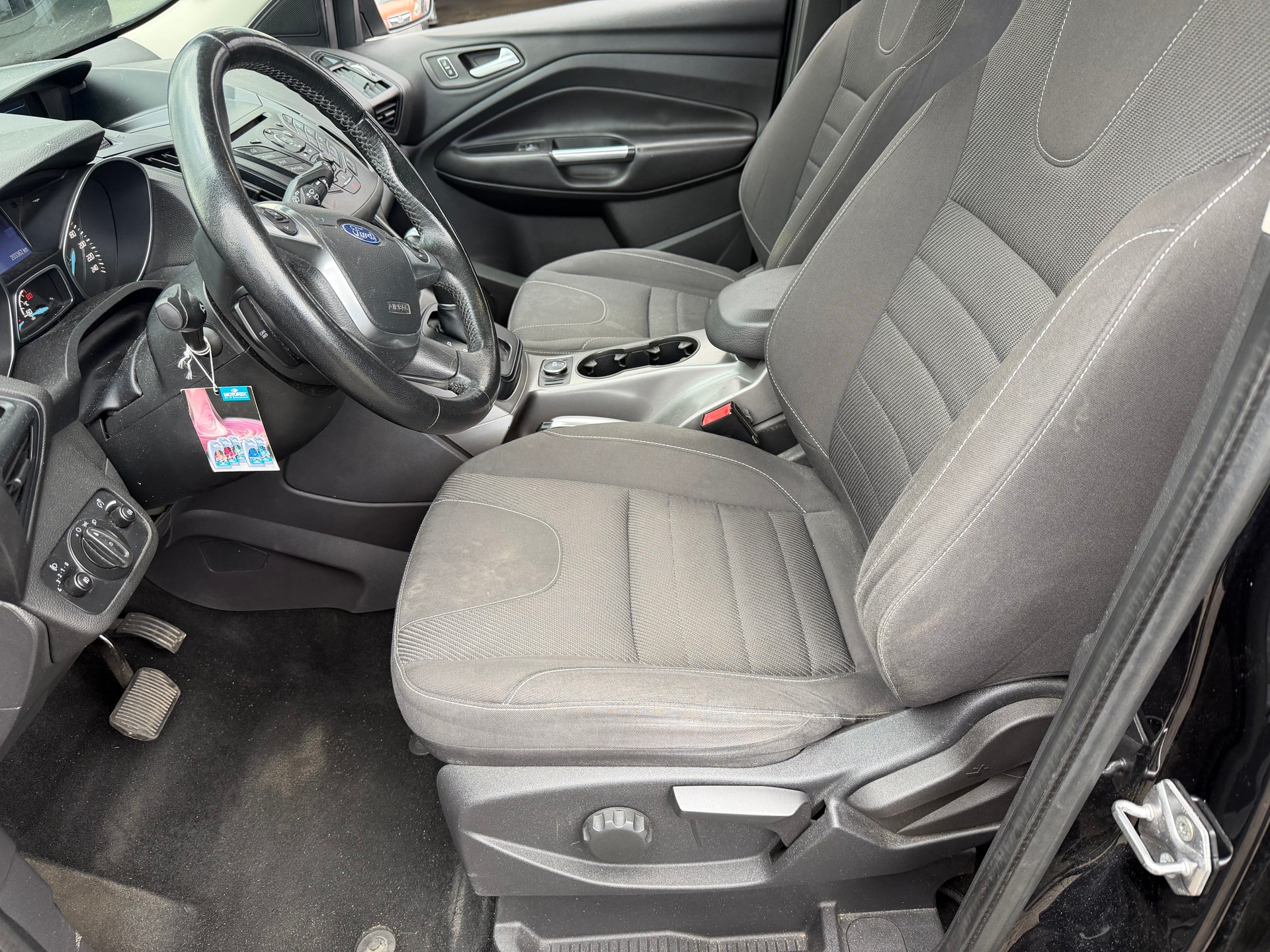 FORD Kuga 2.0 TDCi Carving 4WD PowerShift-image-4