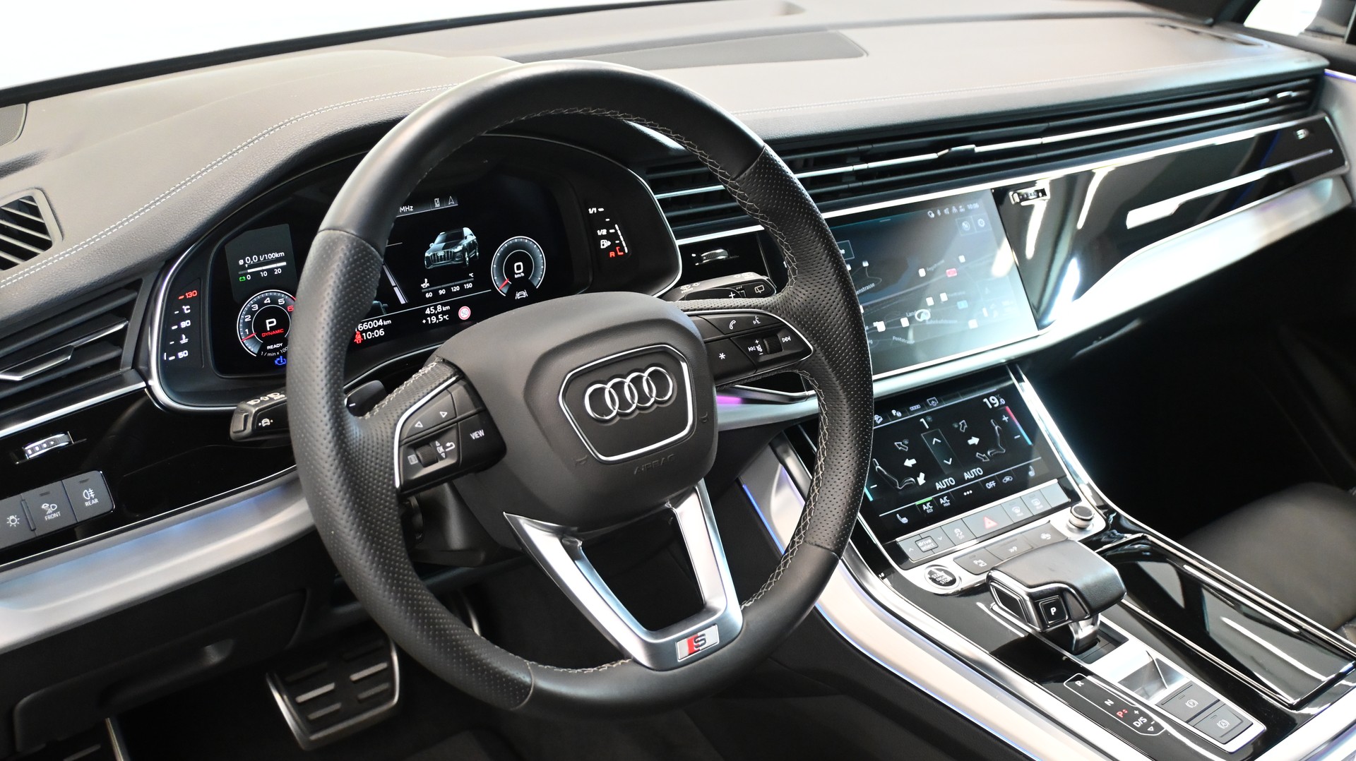 AUDI Q7 55 TFSI S Line quattro tiptronic-image-2