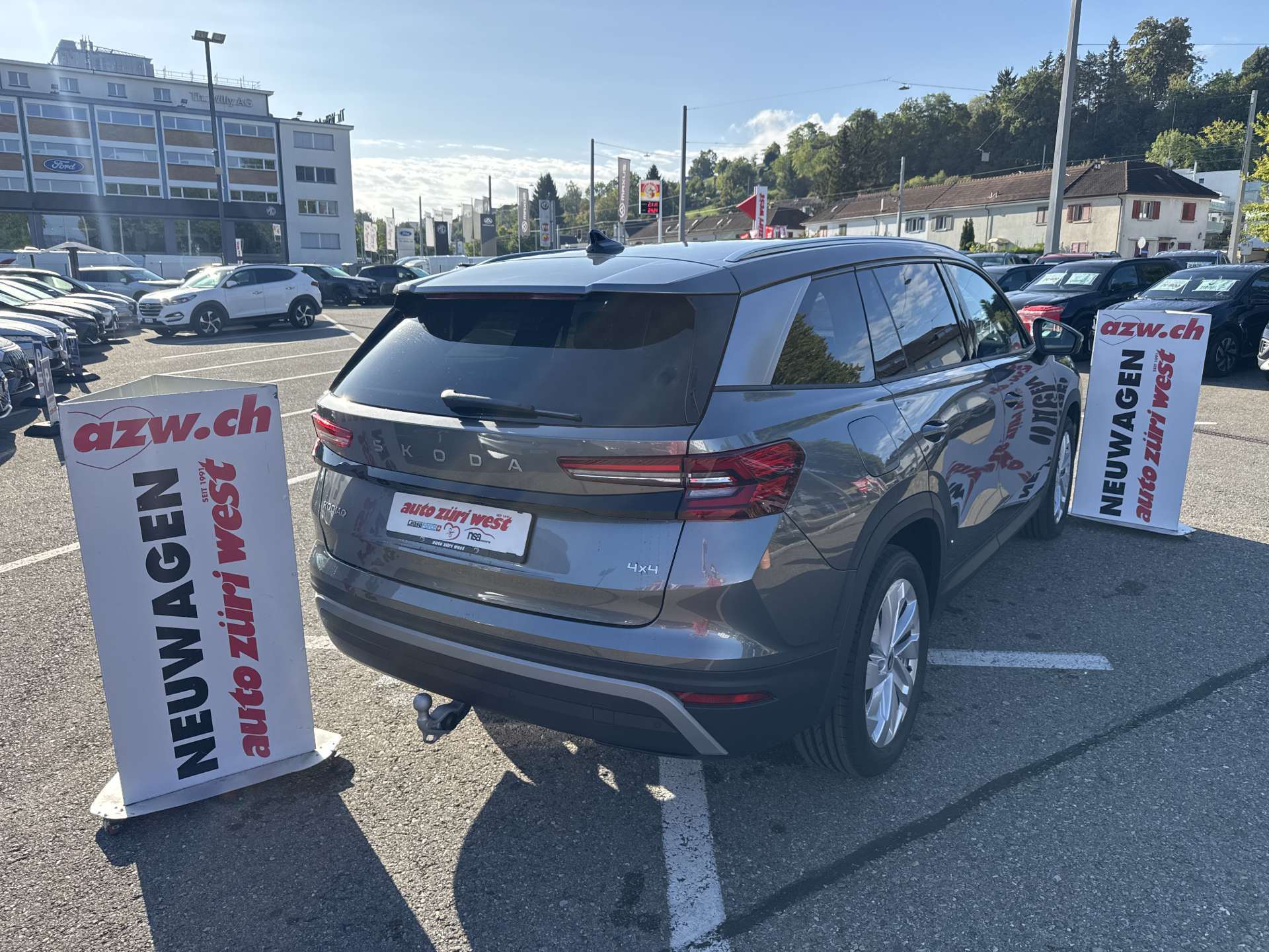 SKODA Kodiaq 2.0 TDi Selection 4x4 7-Plätzer DSG-Automat-image-2