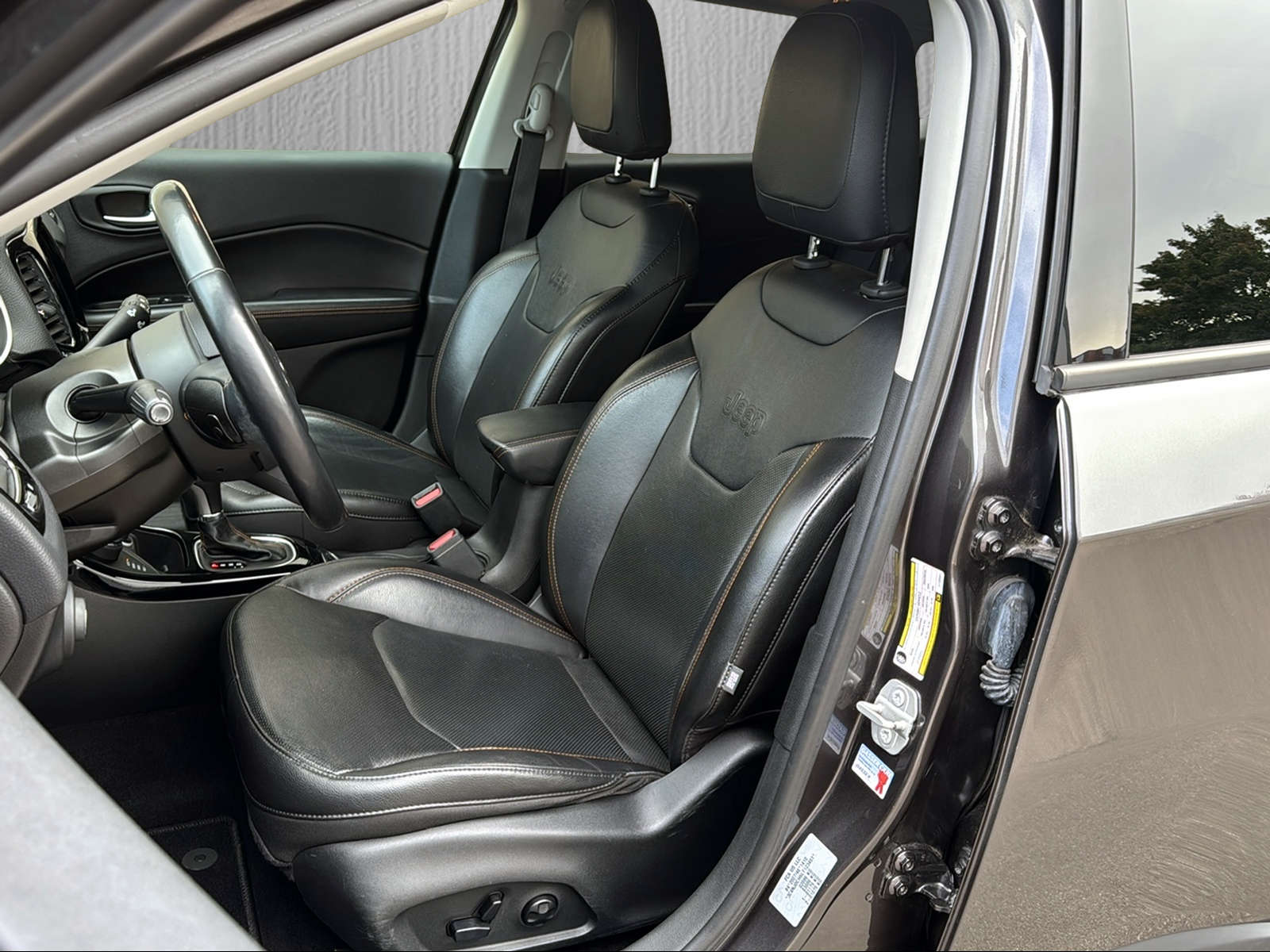 JEEP Compass 1.4 Turbo Limited AWD 9ATX*Panoramadach*Lenkradheizung mit Sitzheizung und Sitzbelüftung v.*-image-7