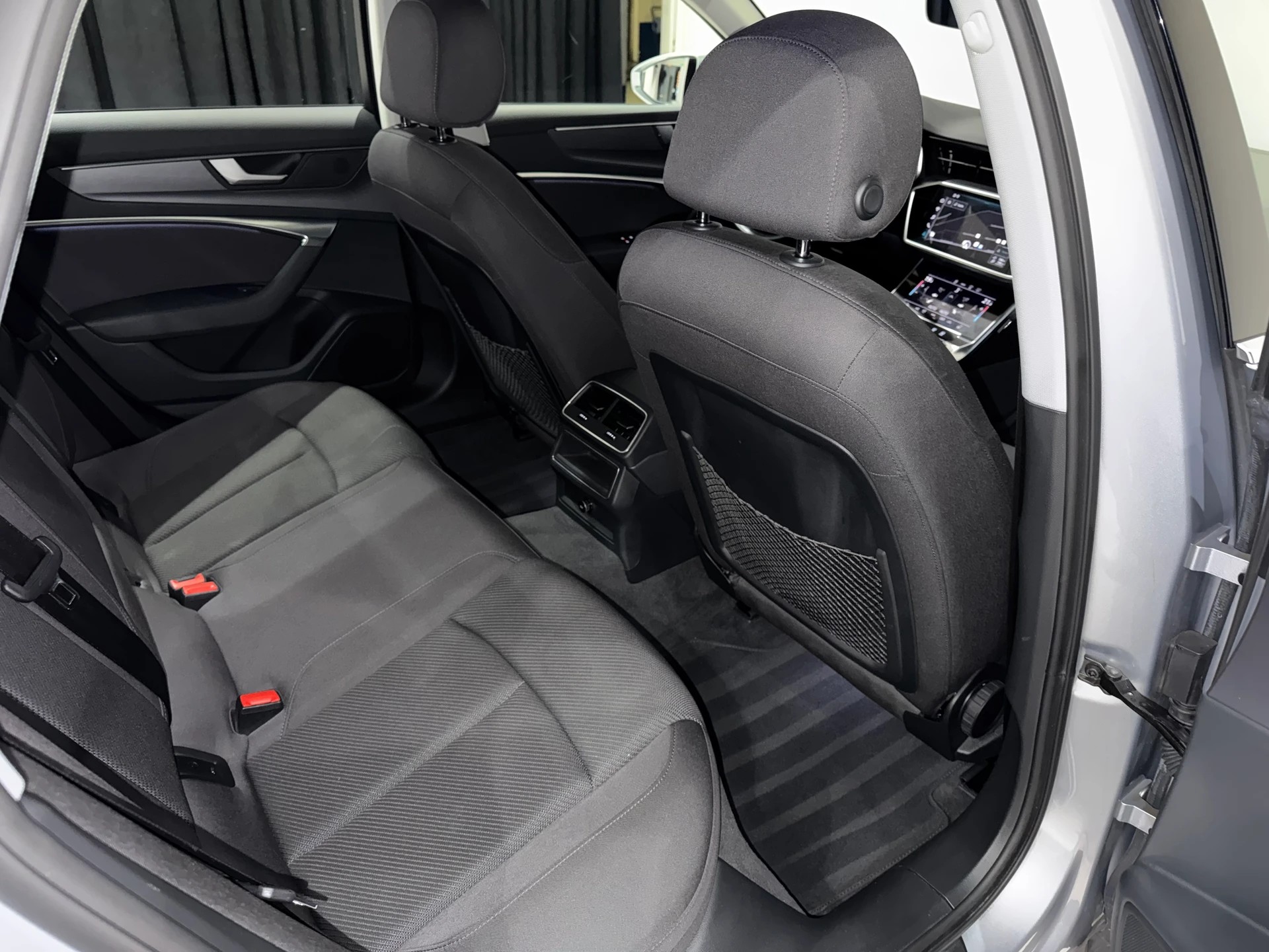 AUDI A6 Limousine 45 TFSI Sport S-tronic I CH I 1.Hand I-image-12