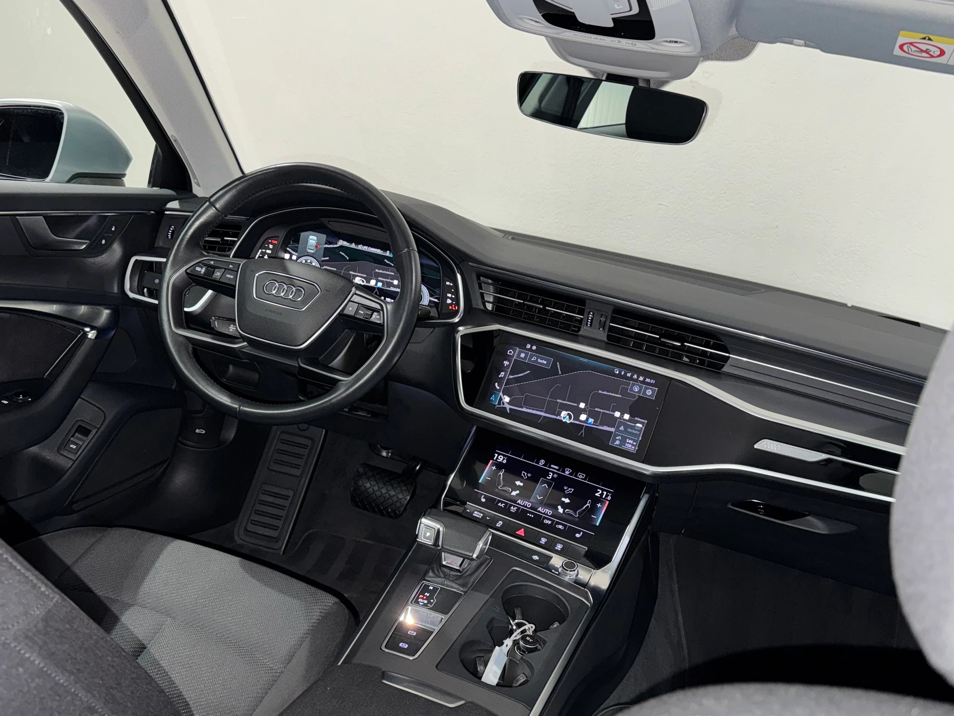 AUDI A6 Limousine 45 TFSI Sport S-tronic I CH I 1.Hand I-image-13