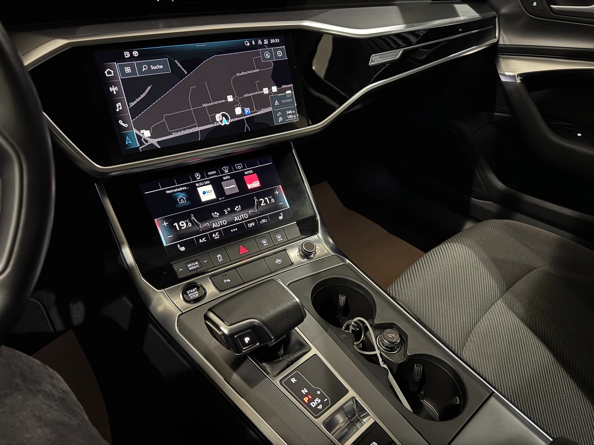 AUDI A6 Limousine 45 TFSI Sport S-tronic I CH I 1.Hand I-image-14