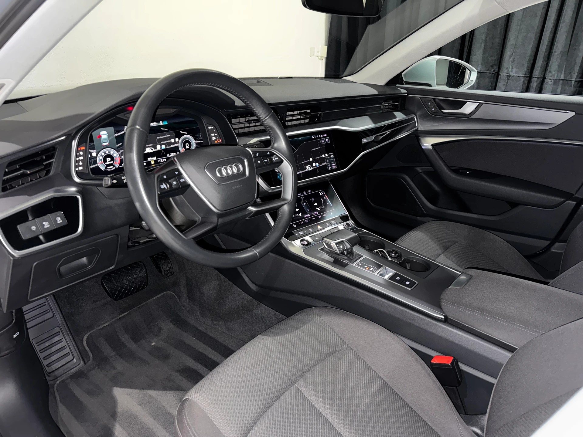 AUDI A6 Limousine 45 TFSI Sport S-tronic I CH I 1.Hand I-image-9