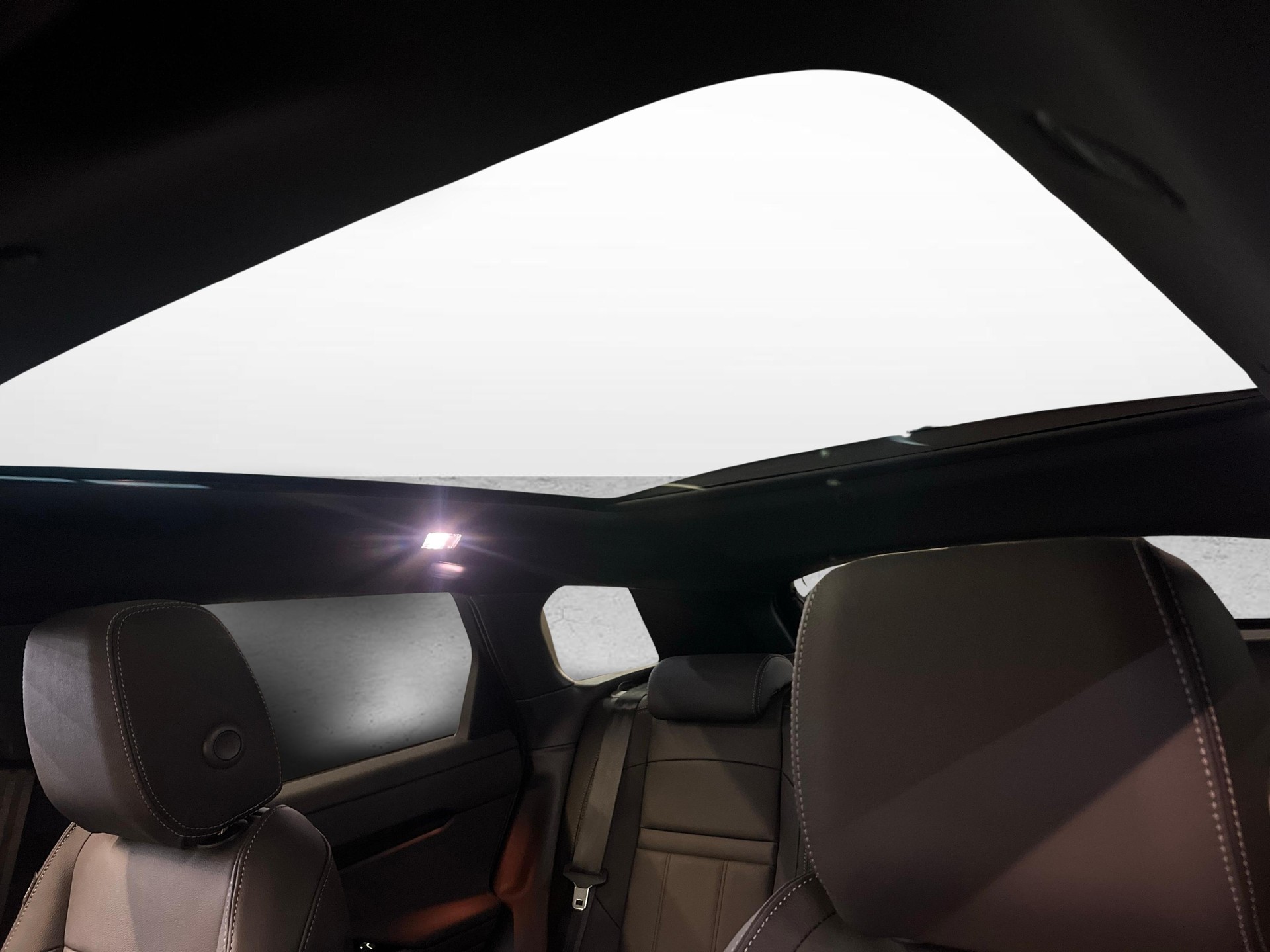 LAND ROVER Range Rover Evoque 1.5 T 270e Hoxton Edition-image-13