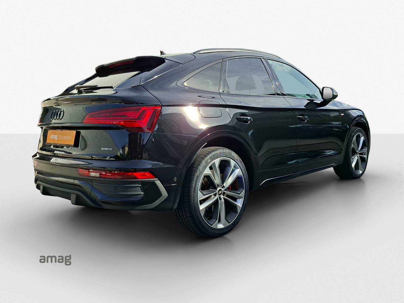 AUDI Q5 Sportback 40 TDI Blackedition quattro S-tronic-image-4
