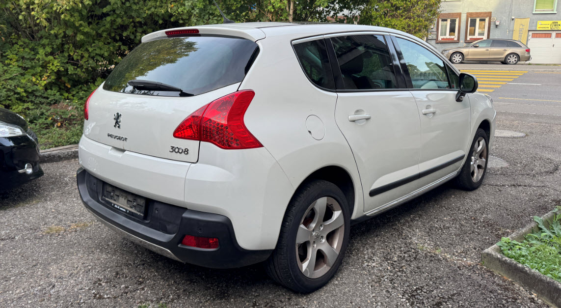PEUGEOT 3008 1.6 16V T Platinum Tiptronic-image-3