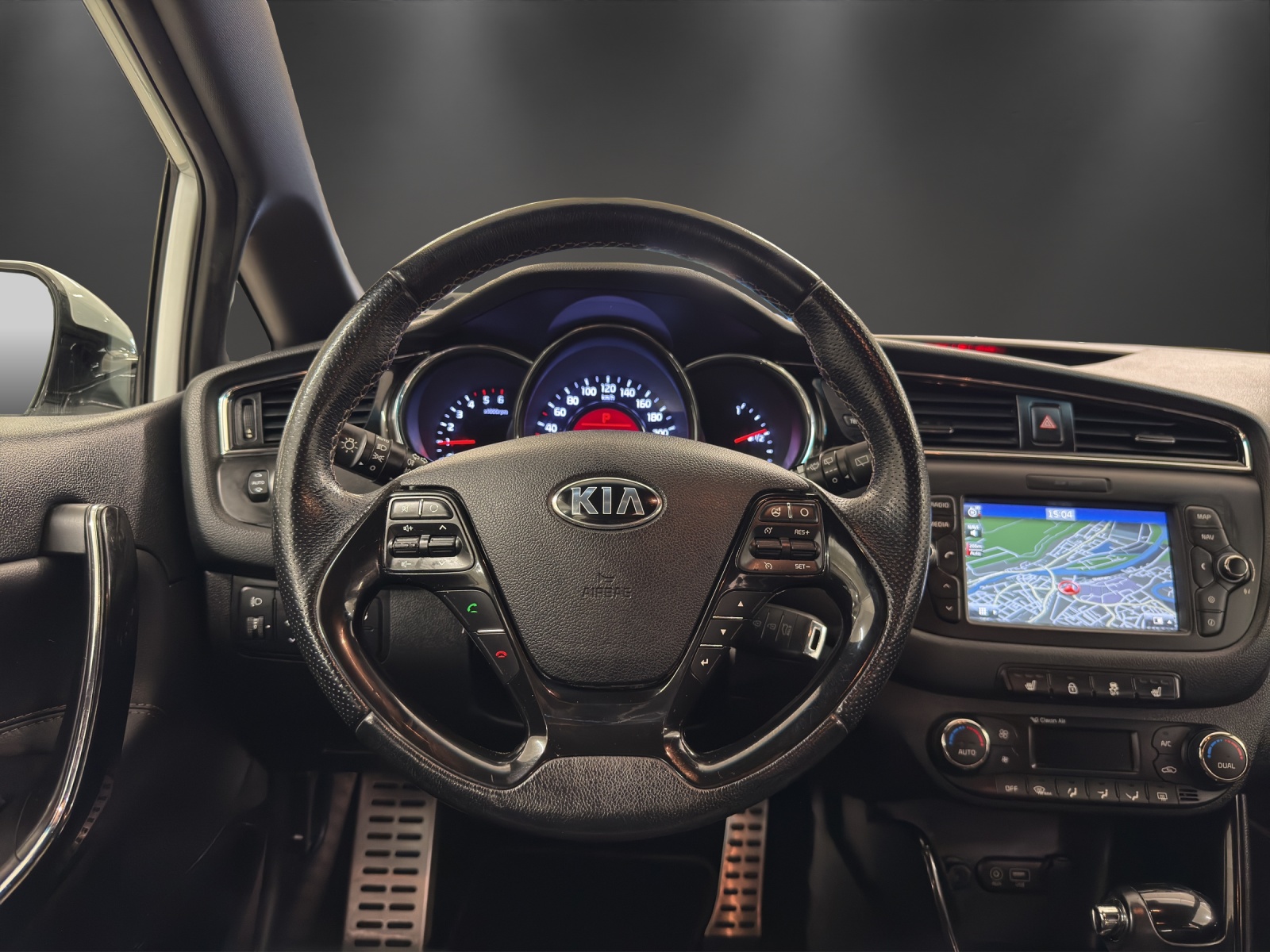 KIA Cee'd Sportswagon 1.6 CRDi GT Line-image-12